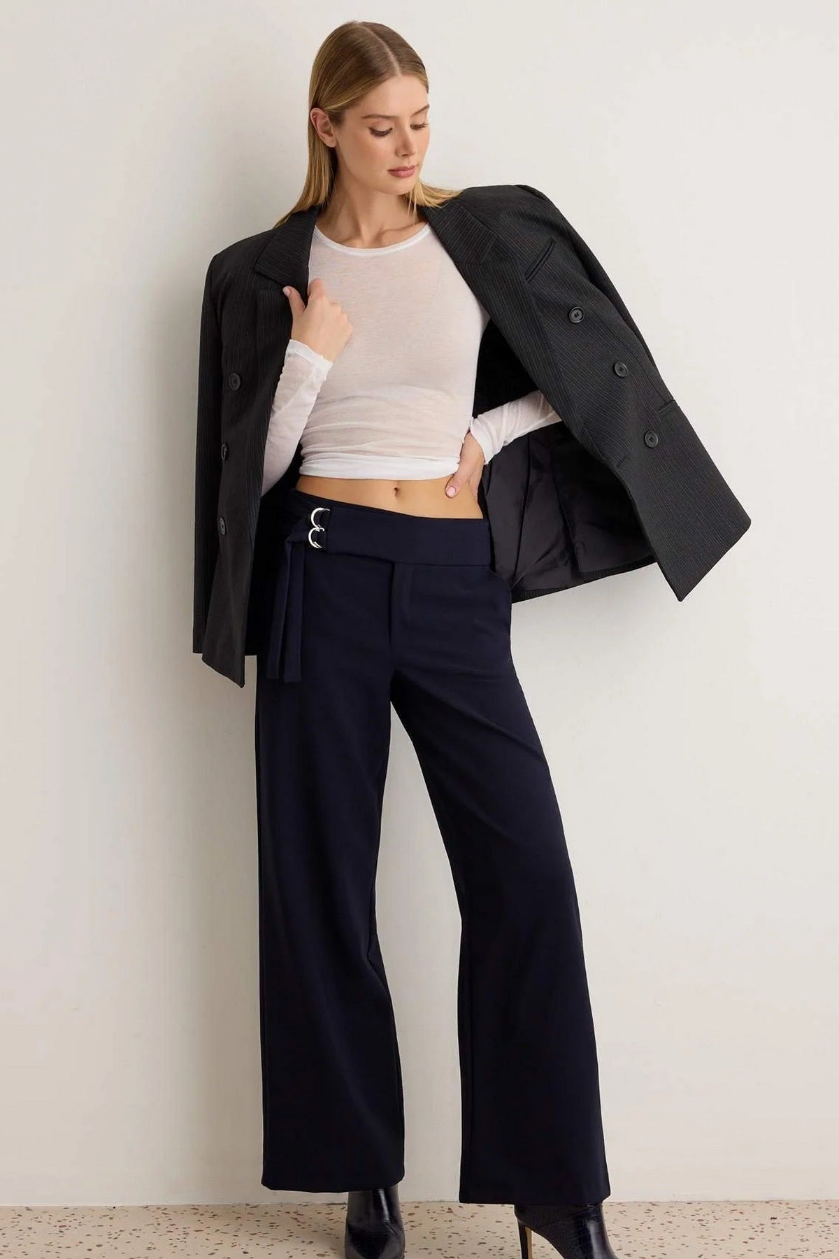Pantalone TWOAW27PL00156 - teget [djesi-src-f511bc9dec4fc77c7df0b554640721392f36b0ac4b04002a9fd2e38f38b169be]