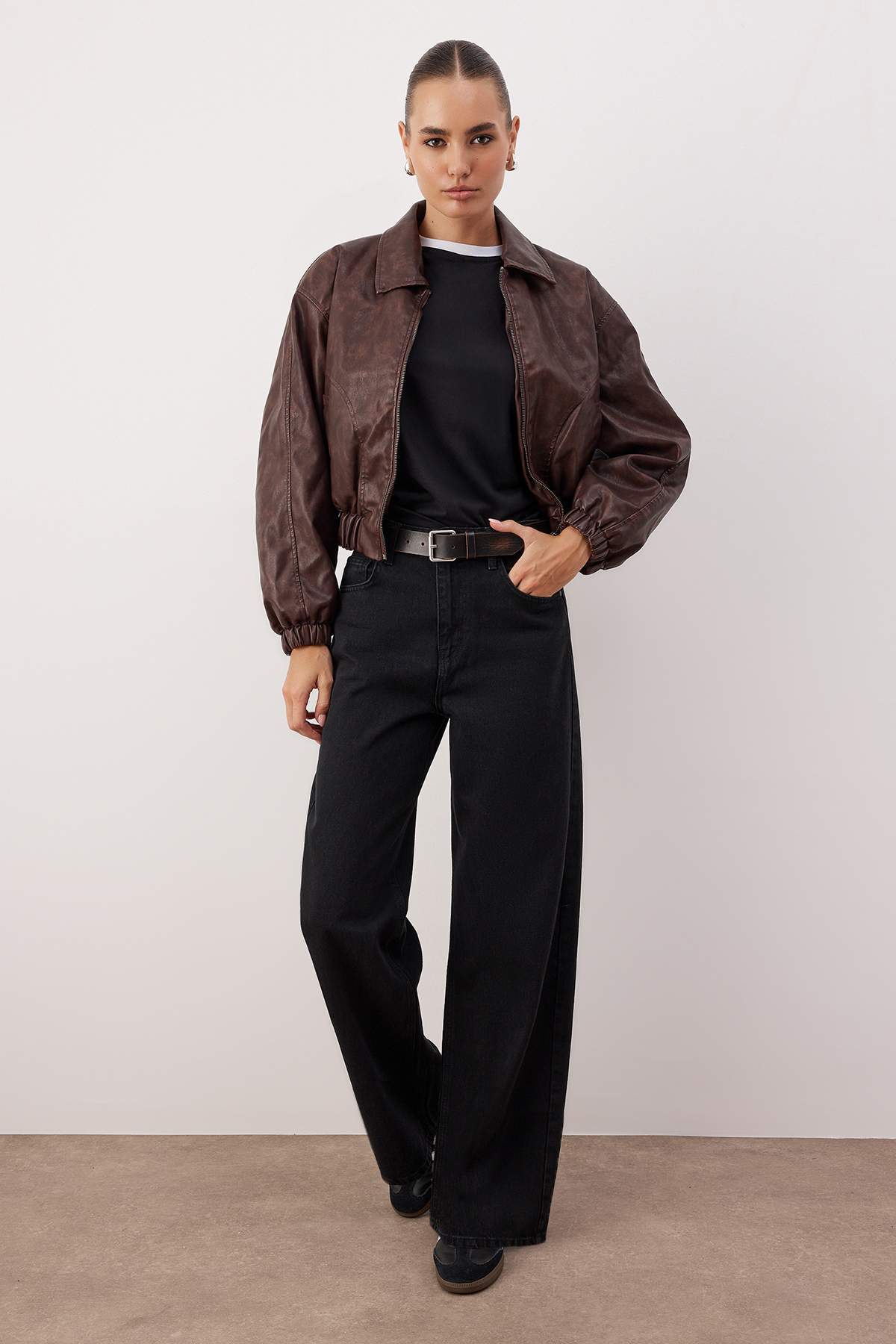 Farmerke TWOAW26JE00265 - crna