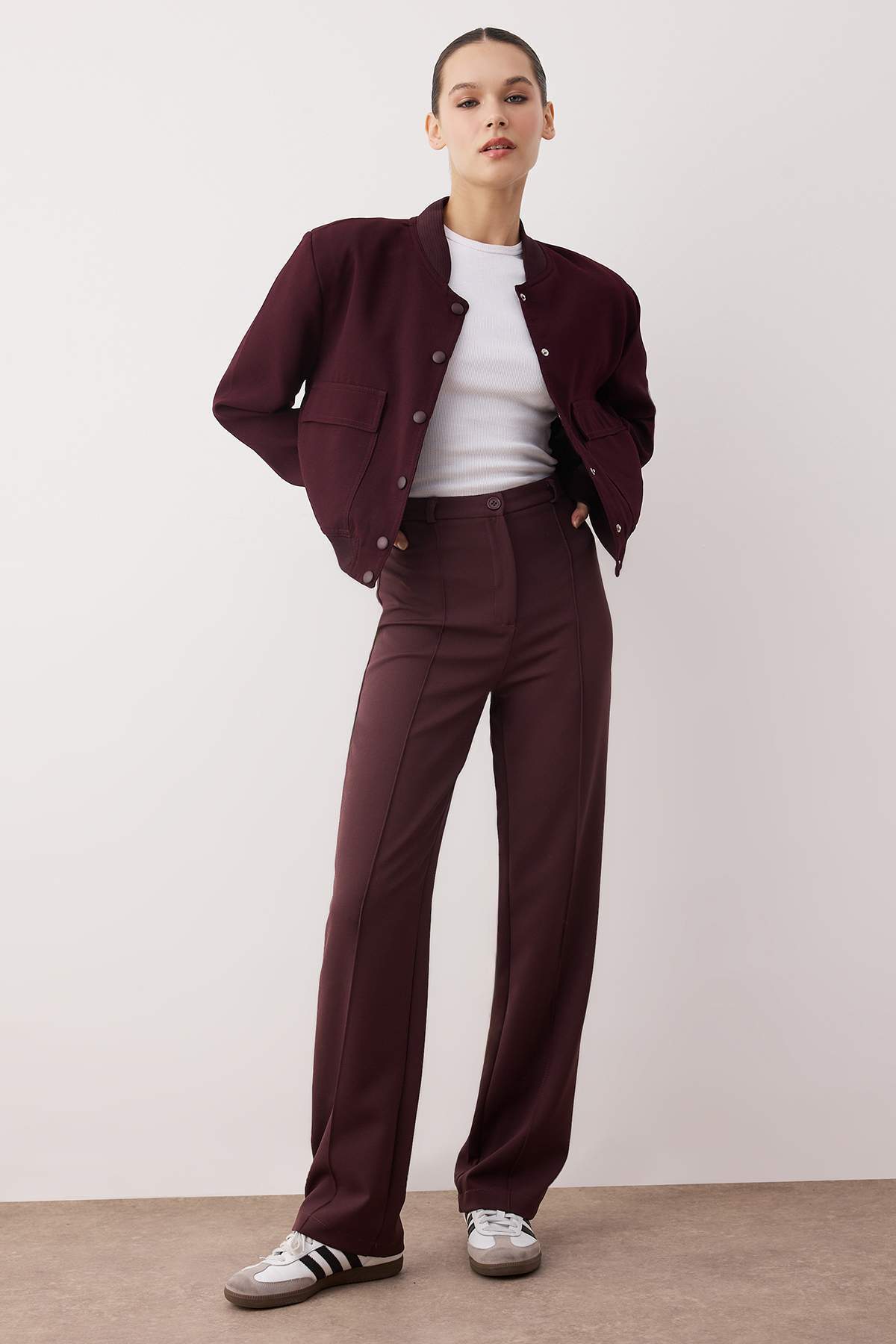 Pantalone TWOAW26PL00027 - šljive [djesi-src-2691fa047f4e0587ef880ab3df2bc66cf2354145c1a8b63f2c435bd0092ff670]