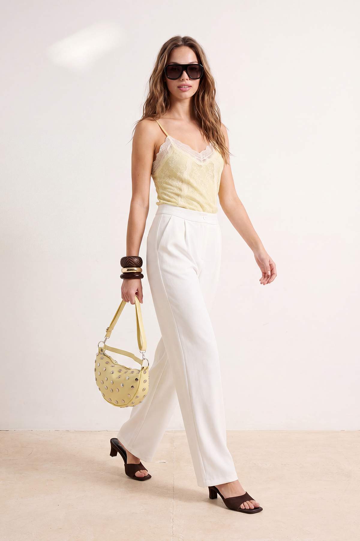 Pantalone TWOAW22PL0139 - bijela [djesi-src-ca55a903dd5c4f4066c0aef5e68158966ce55219eb94e2126b3f20ef72a1df20]