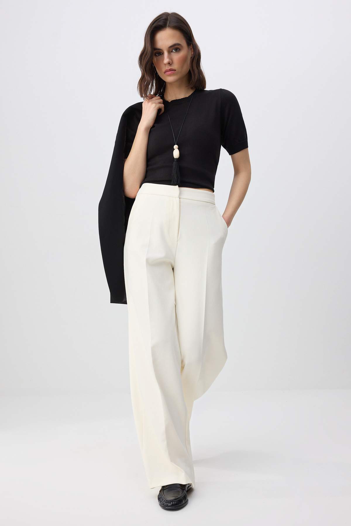 Pantalone TWOSS26PL00057 - bijela [djesi-src-fcfd355b976cfc27b445b169b05daa50b8eee9c6874cb6ee990ed969587f7159]