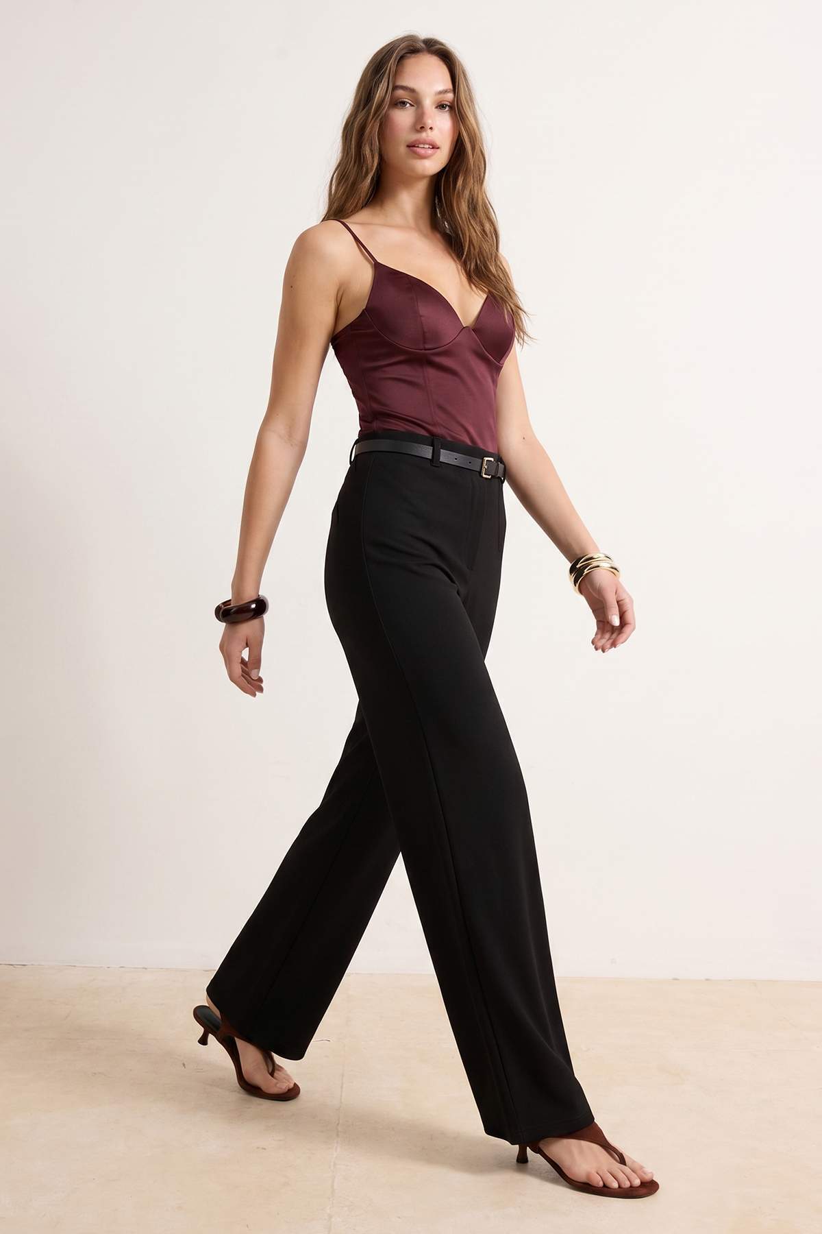 Pantalone TWOSS26PL00149 - crna [djesi-src-a1060e4edef44652bd9ceceae3d62ca98be454f3200b96ba9e434534104fd3aa]