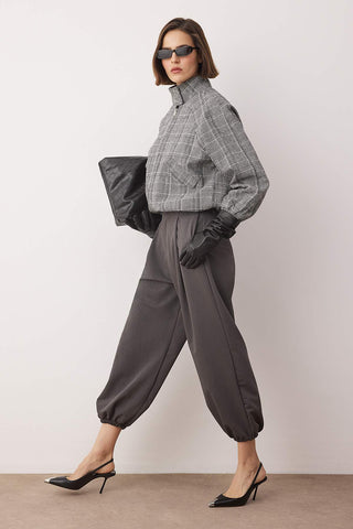 Pantalone TWOAW26PL00169 - siva [djesi-src-1315e32aa304eed8c019fc6a696b74952d6811b6ece68652348105909e3643c6]