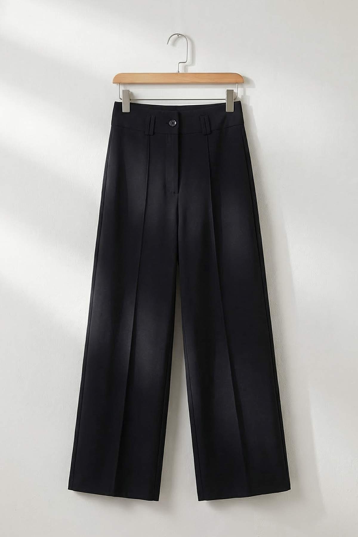 Pantalone TDRSS26PL00010 - crna [djesi-src-73a354d593a9cecd47972eabc296dd73a398951ff87115a303cda848c60e520d]