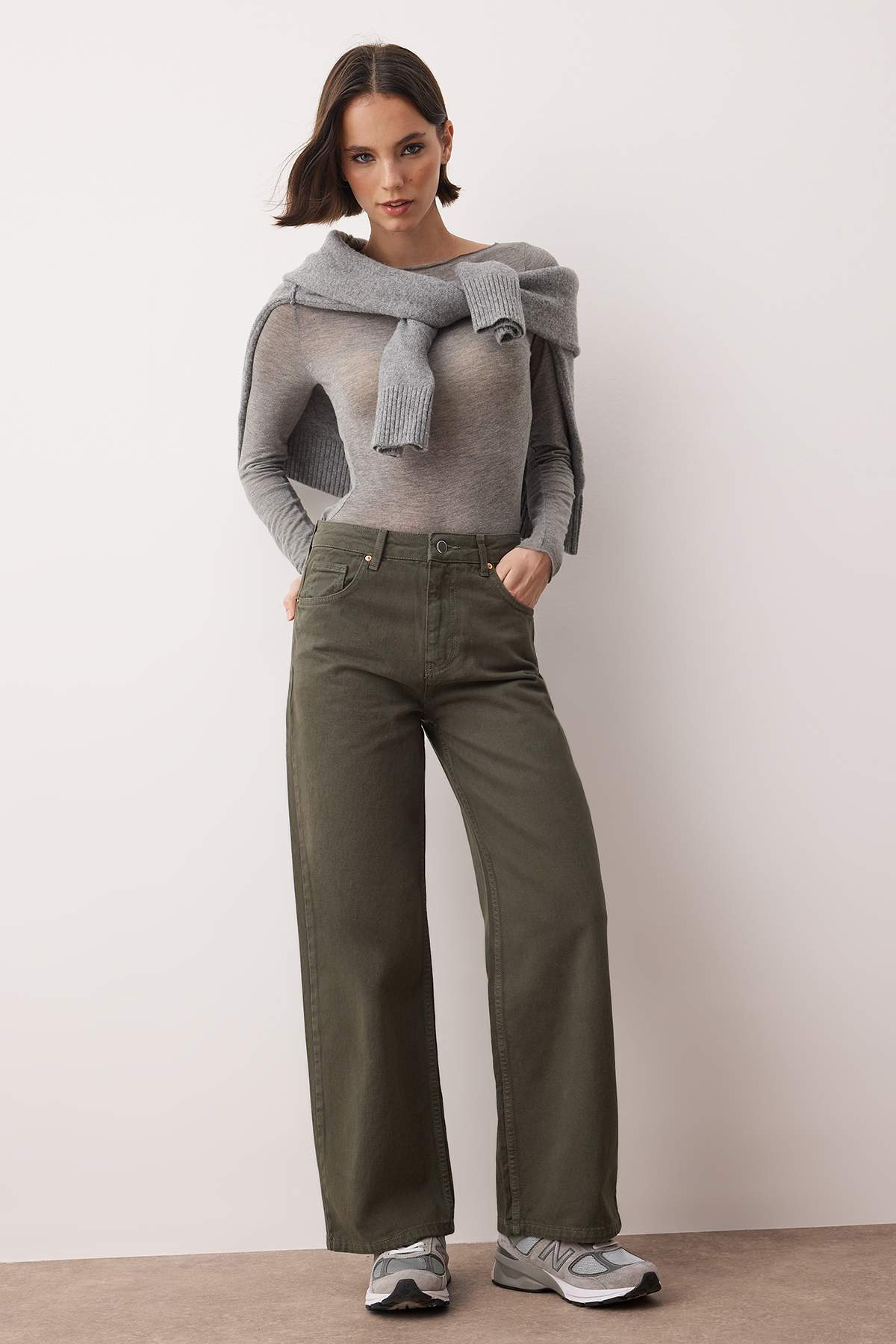 Farmerke TWOAW26JE00190 - khaki