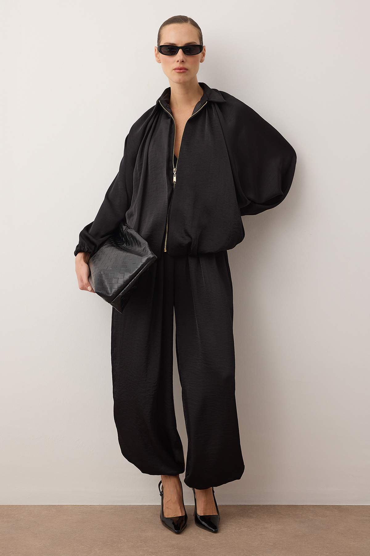 Pantalone TWOAW26AU00114 - crna