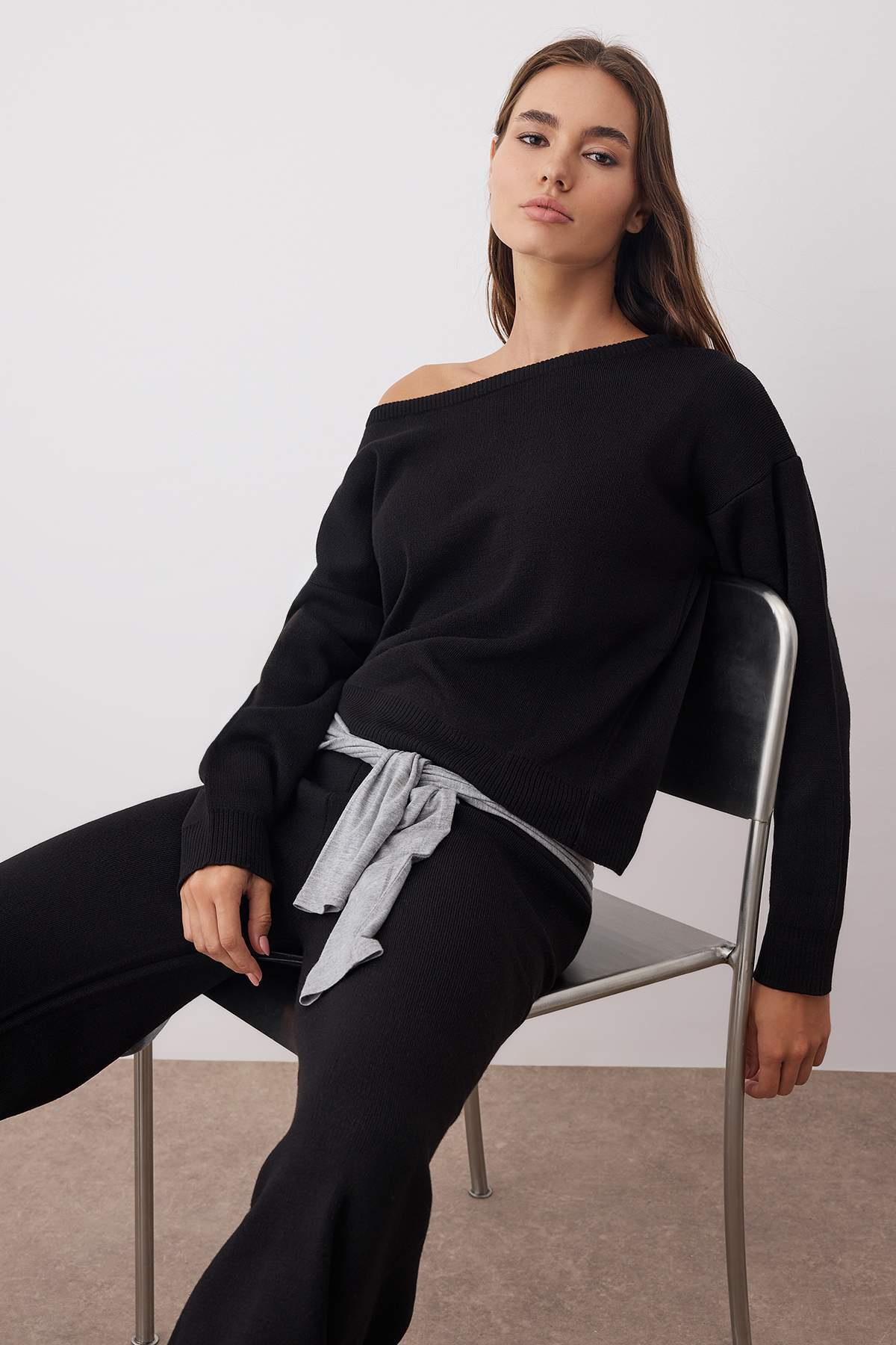 Pantalone TWOAW26AU00043 - crna