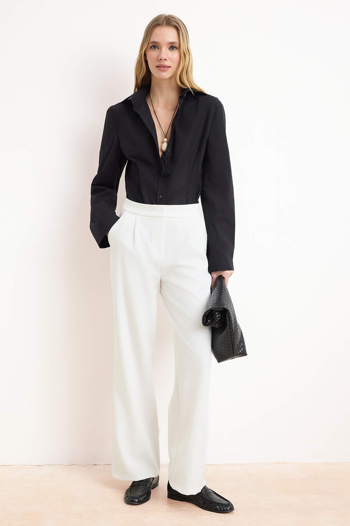 Pantalone TWOAW22PL0139 - bijela [djesi-src-67f6d9dbd31bec9fa71b0e5720469fcb1af37ef94f047864c63494ed70afd5a9]