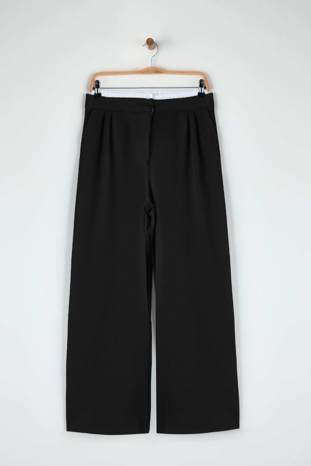 Pantalone TWOAW24PL00360 - crna [djesi-src-ff2ebb0bf0c92aed54bc278d2c194423918bf6962b82d3b8a1671b08ededae05]