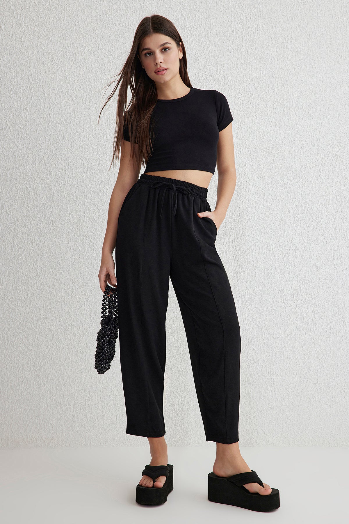Pantalone TWOSS25PL00027 - crna [djesi-src-b6a64a435037f8343b22c7d864237a1d9035f025c3bbe67c3b0e15869ddeeb12]