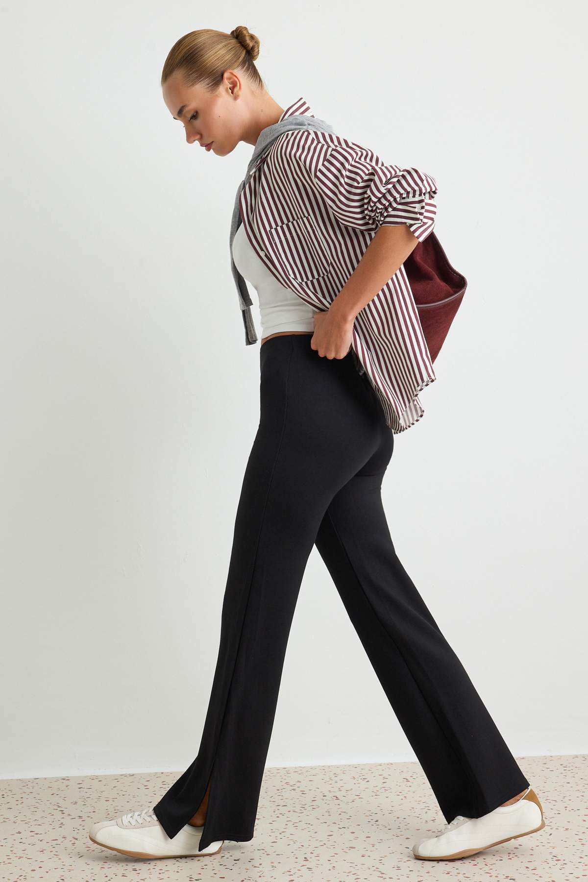 Pantalone TWOSS23PL00134 - crna [djesi-src-39b5a66943bdc874305c8f2775185a33bb753743bc7e0e85ff8c9dd88b3c05d8]