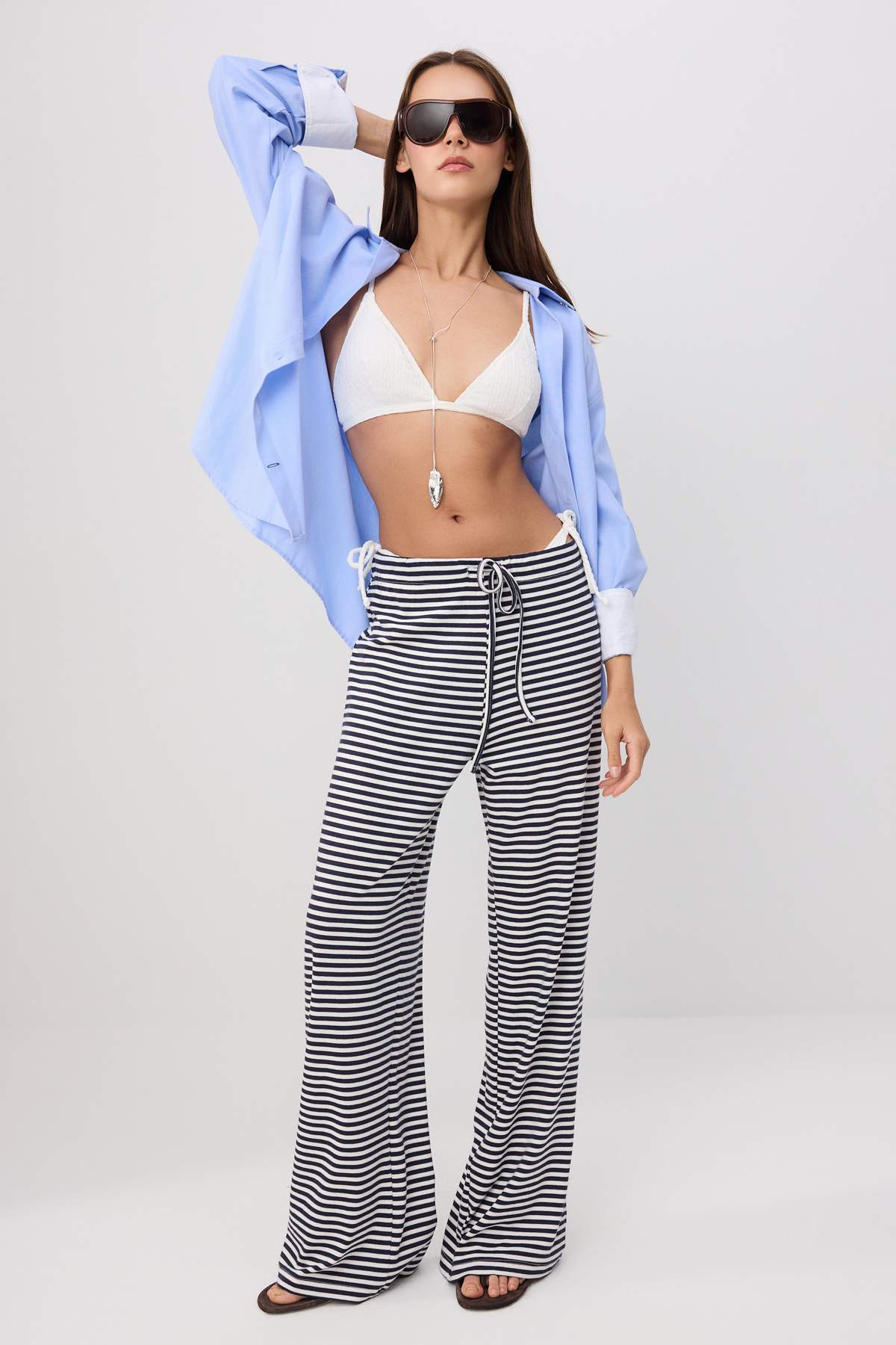 Pantalone TWOSS26PL00187 - teget [djesi-src-cfa0ea1c9e886236a4daab49c8d892cb4258fb06a0625cf31744817d70a0d436]