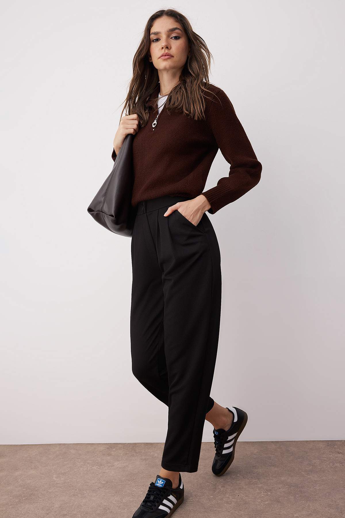 Pantalone TWOAW26PL00017 - crna [djesi-src-9bc78bf6fa47924ab06ff1eb204f7aa02b4500adf4d844d275359ffcf8a1cdcf]