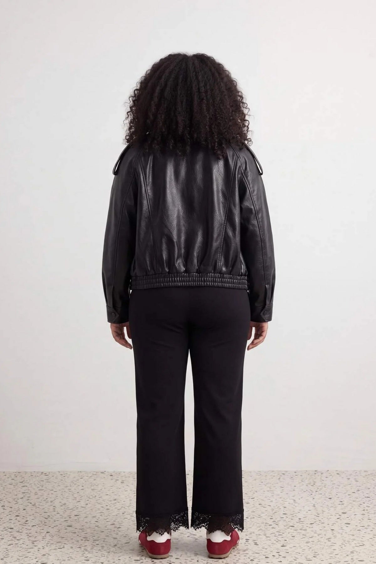 Pantalone TBBAW27AR00032 - crna [djesi-src-08e5fc5f25a0b4abe87a79201a18040c5e168880650e06aff5b84c4302e0cd64]