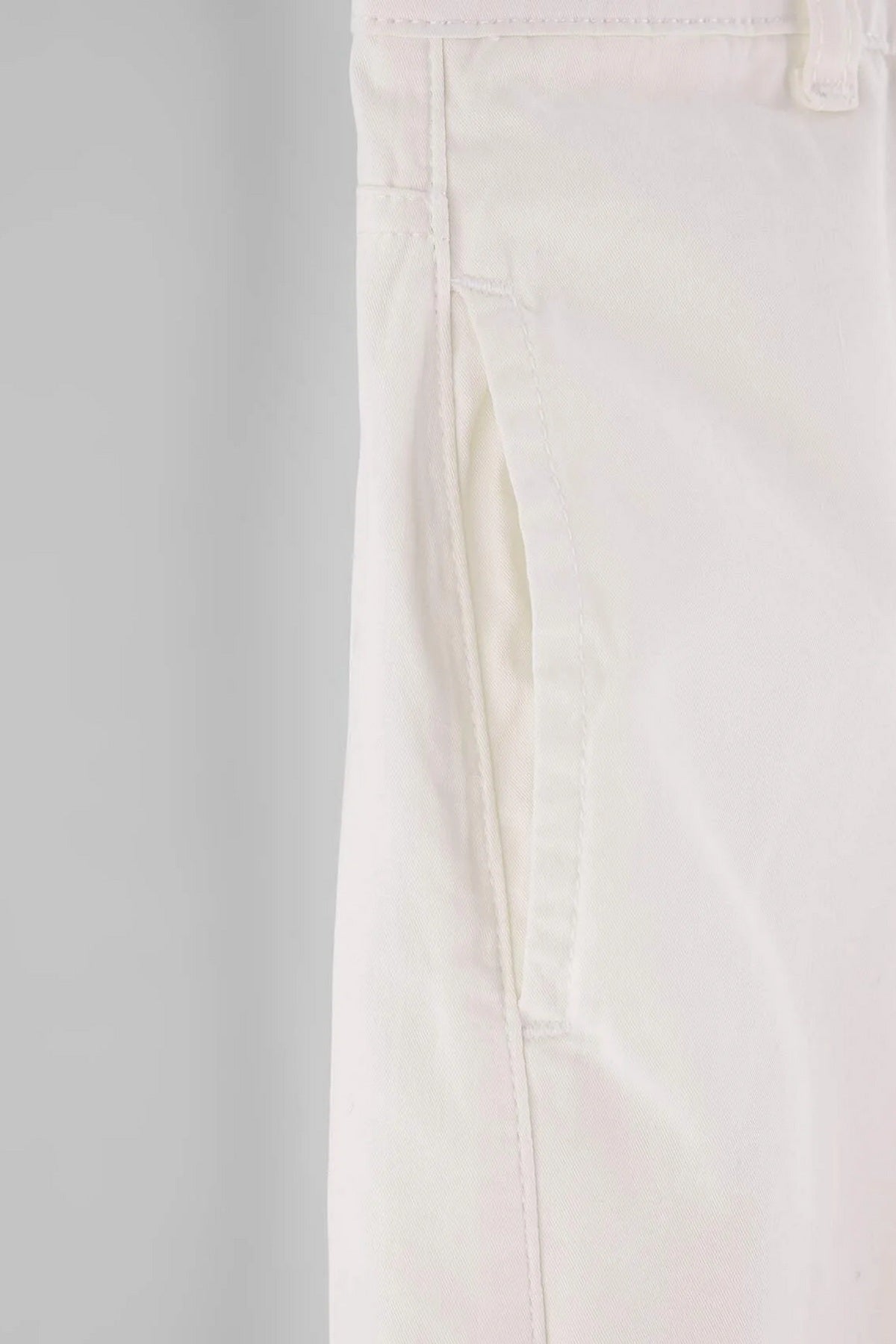Pantalone TBBSS26AR00060 - bijela [djesi-src-edb878ad0150820396afa6b2f427fa7ab71692223e4e9b973cc4658fbc60deb7]