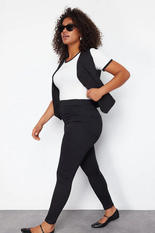 Jeans TBBSS24CJ00034 - crna [djesi-src-56f9acf140579dbeeead6db49a8396bb1820256361cf243149329d24b965d1c5]