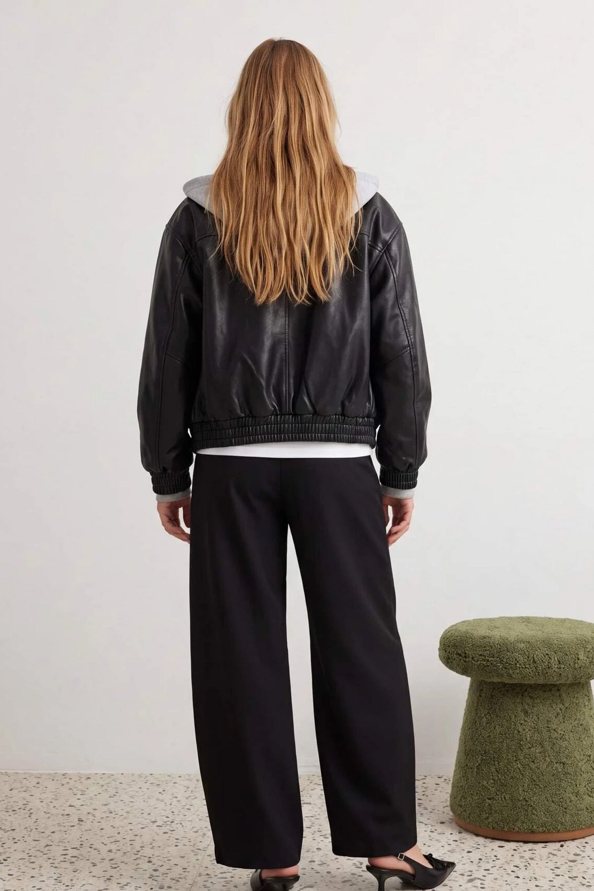 Pantalone TWOAW27PL00071 - crna [djesi-src-e1c6bf928597b6283663cd3aa5436c9c00dff96a85f79bc1a44bbfa24c3e796a]