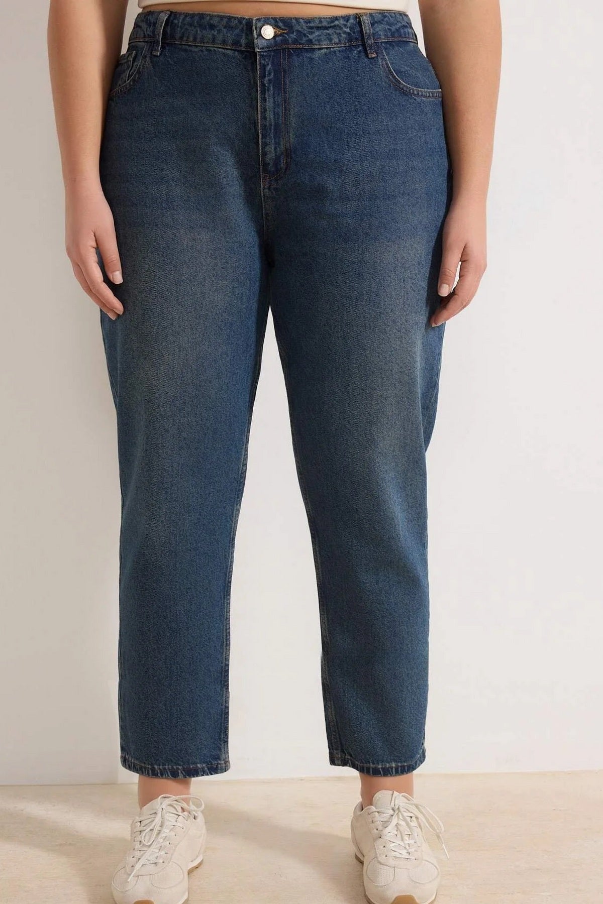 Jeans TBBSS23CJ00038 - plava [djesi-src-f9c763d16857aa3502636b2a95b7183ae3093feaa8fbe203572fc716e84b9320]