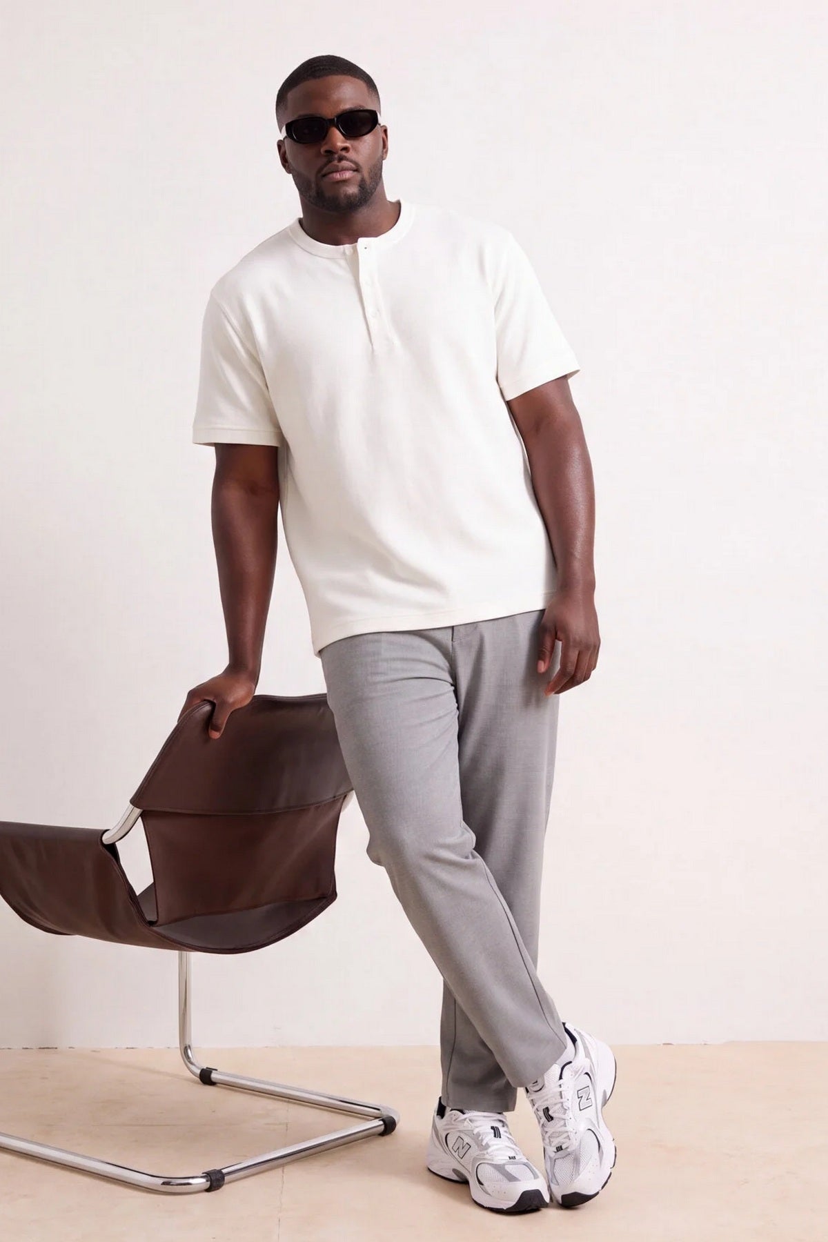 Pantalone TMNSS25AR00003 - siva [djesi-src-d64bd5bb2ae515704f89b8b31802c070afc0dda575254e8d446d7b13e03ae831]