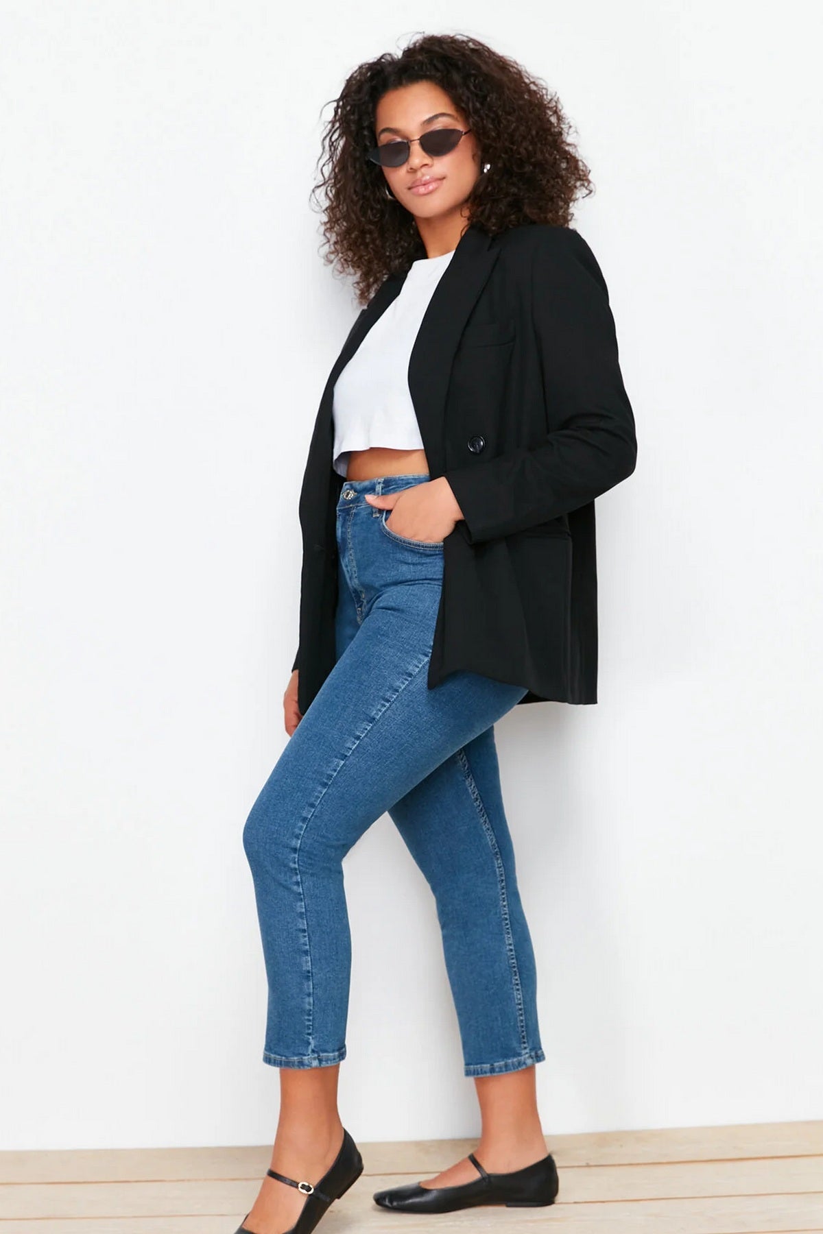 Jeans TBBSS24CJ00032 - plava [djesi-src-3afd8357c1f6b446dcbe4ecbdb1bb5fd8558e5397983784a3bdacc5efc7c0125]