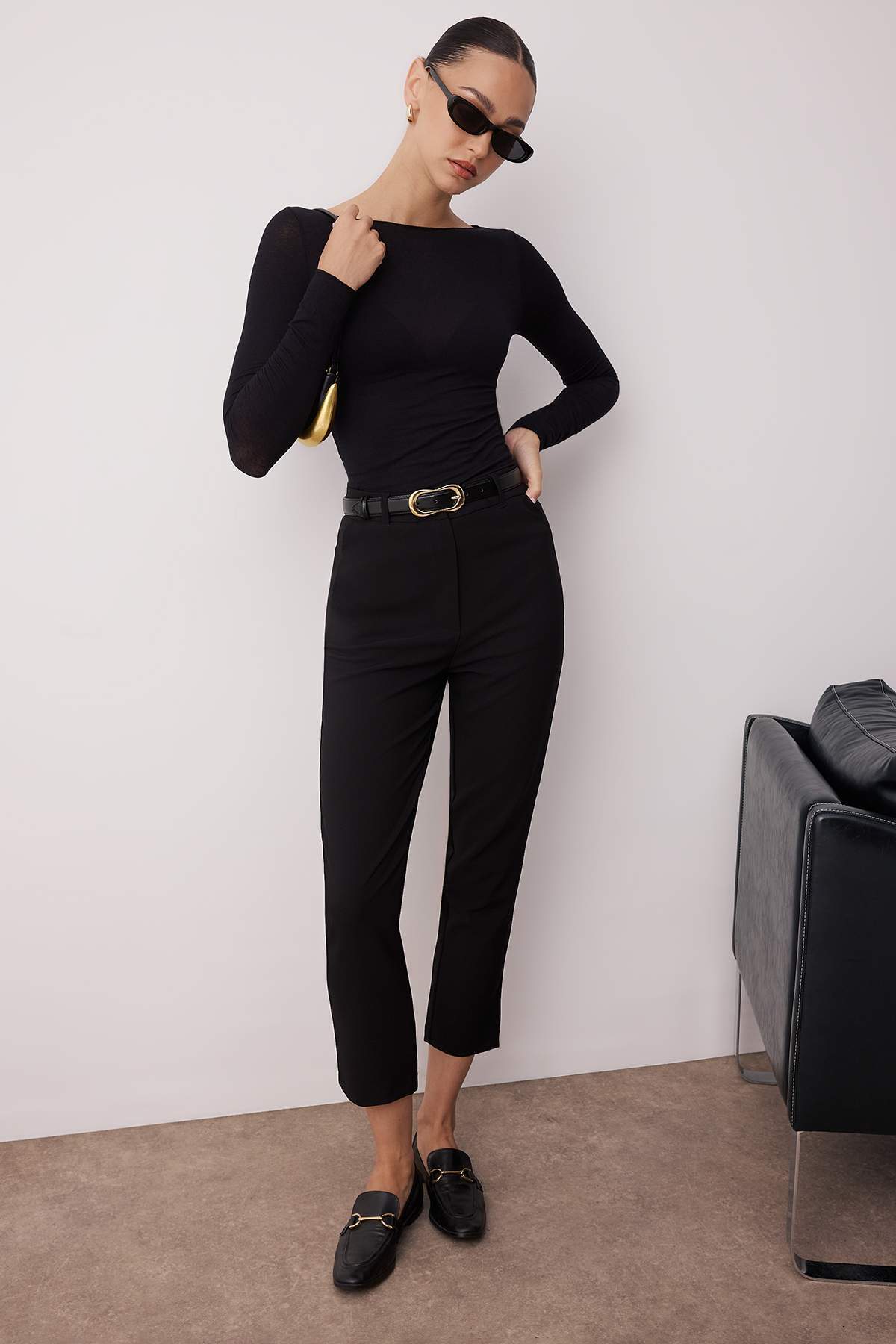 Pantalone TWOSS19ST0038 - crna [djesi-src-4d1da00ba0e1020c3f435f77ad4dd8f979fe7ab267b897685e04f196508dc91d]