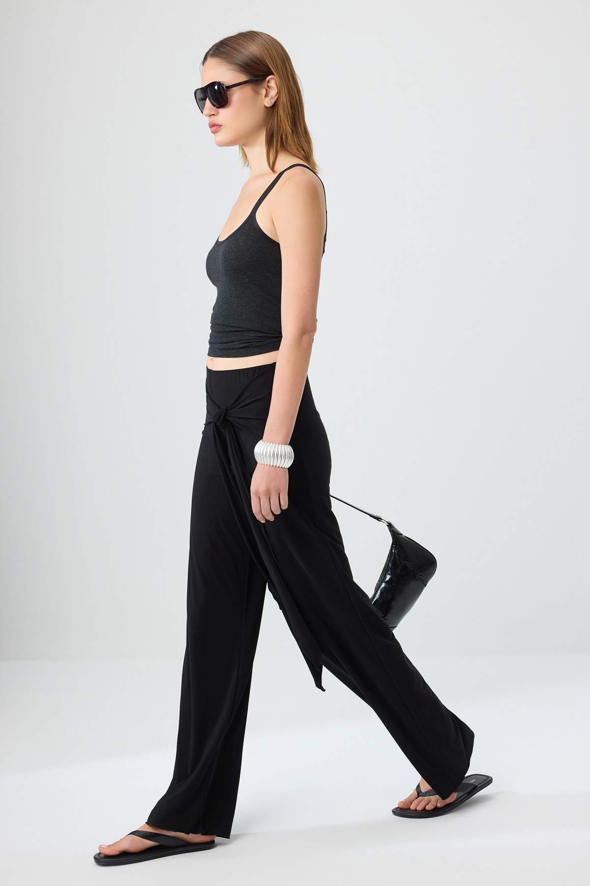 Pantalone TWOSS26PL00244 - crna [djesi-src-6e282ec10ec2d3a41fc1b7635cfc4a8ba484c80c3f11560e3ca06e9ab644eff2]