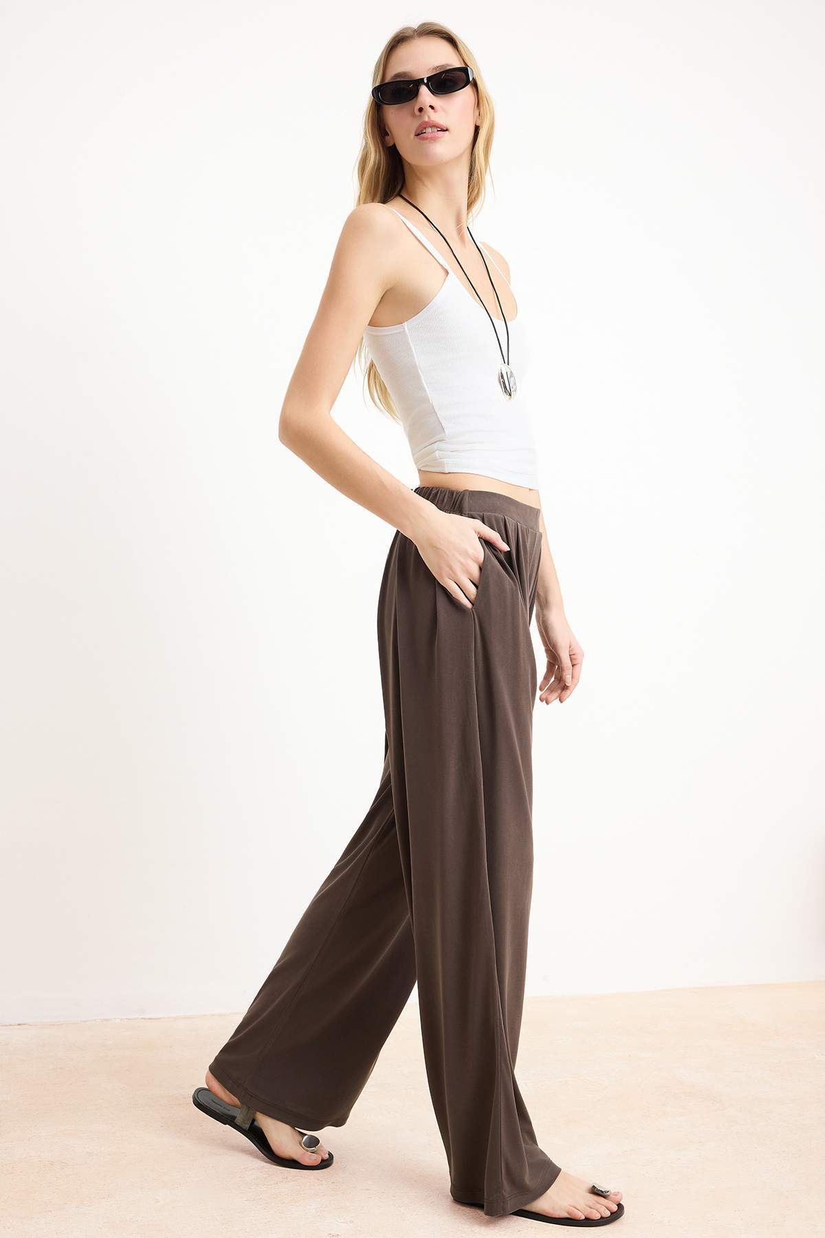Pantalone TWOAW25PL00073 - braon [djesi-src-fd37f091631e3e81165e4f8690ee116aab21faf2c21da8304cf1ef1bd091e51a]