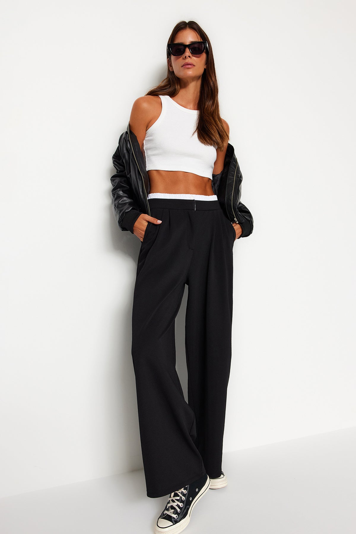 Pantalone TWOAW24PL00360 - crna [djesi-src-e35b175342aed7dbfbaae4b57b62eead9cac6d7663ba99f334f5edcba90cb9e5]
