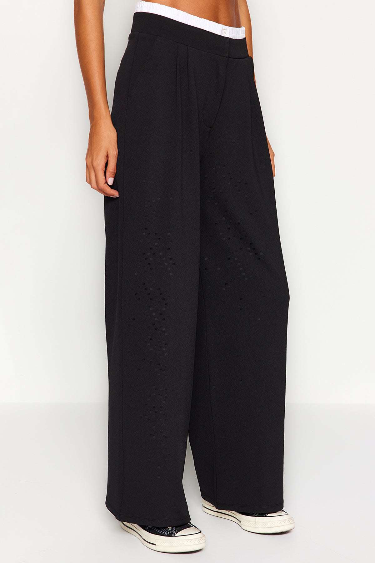 Pantalone TWOAW24PL00360 - crna [djesi-src-0df0b3bcec450a85a99b46dd02519a1cc12520f5d67b337cd737d7dca1e1de3d]