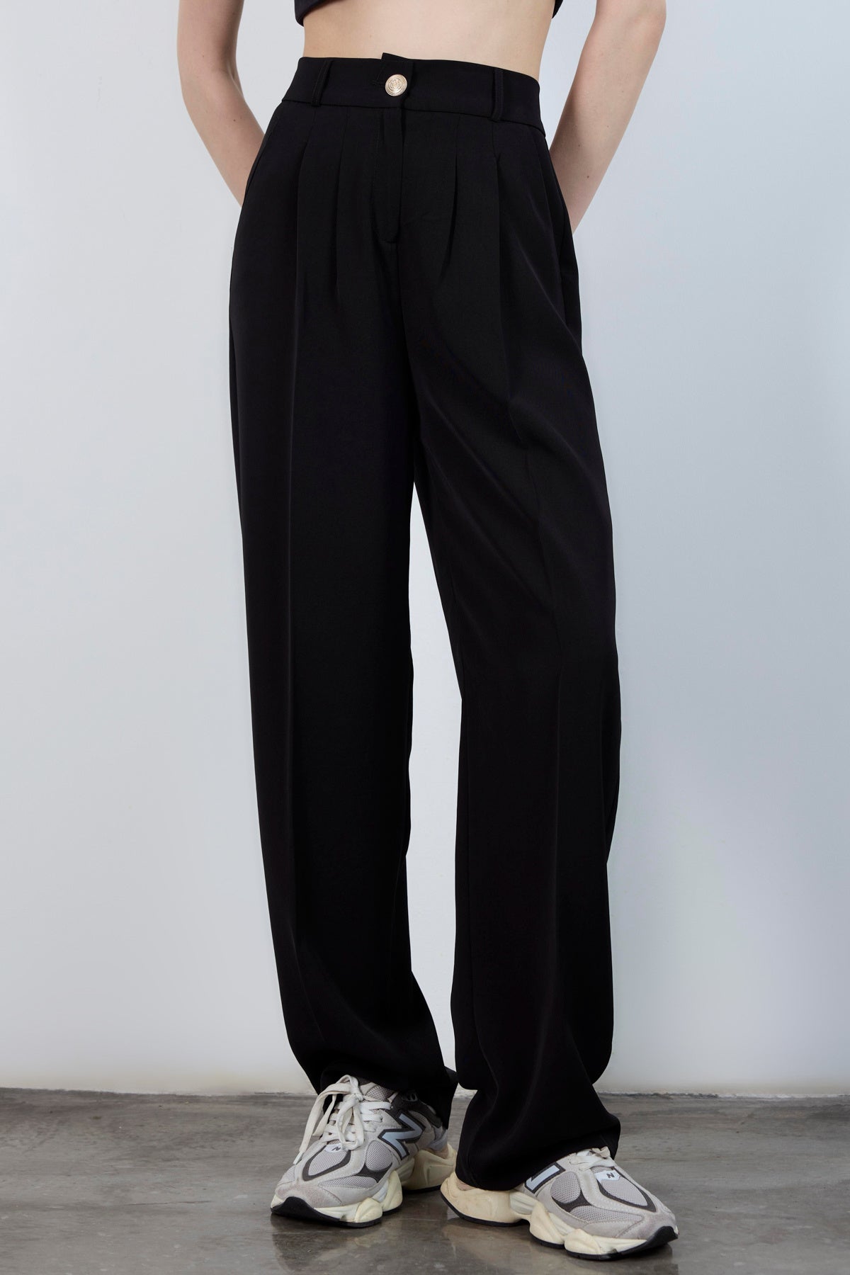 Pantalone TWOAW26PL00161 - crna [djesi-src-3baa932091da496068b781eff3c82a577d172156db1364aaf07de12926cb10bb]