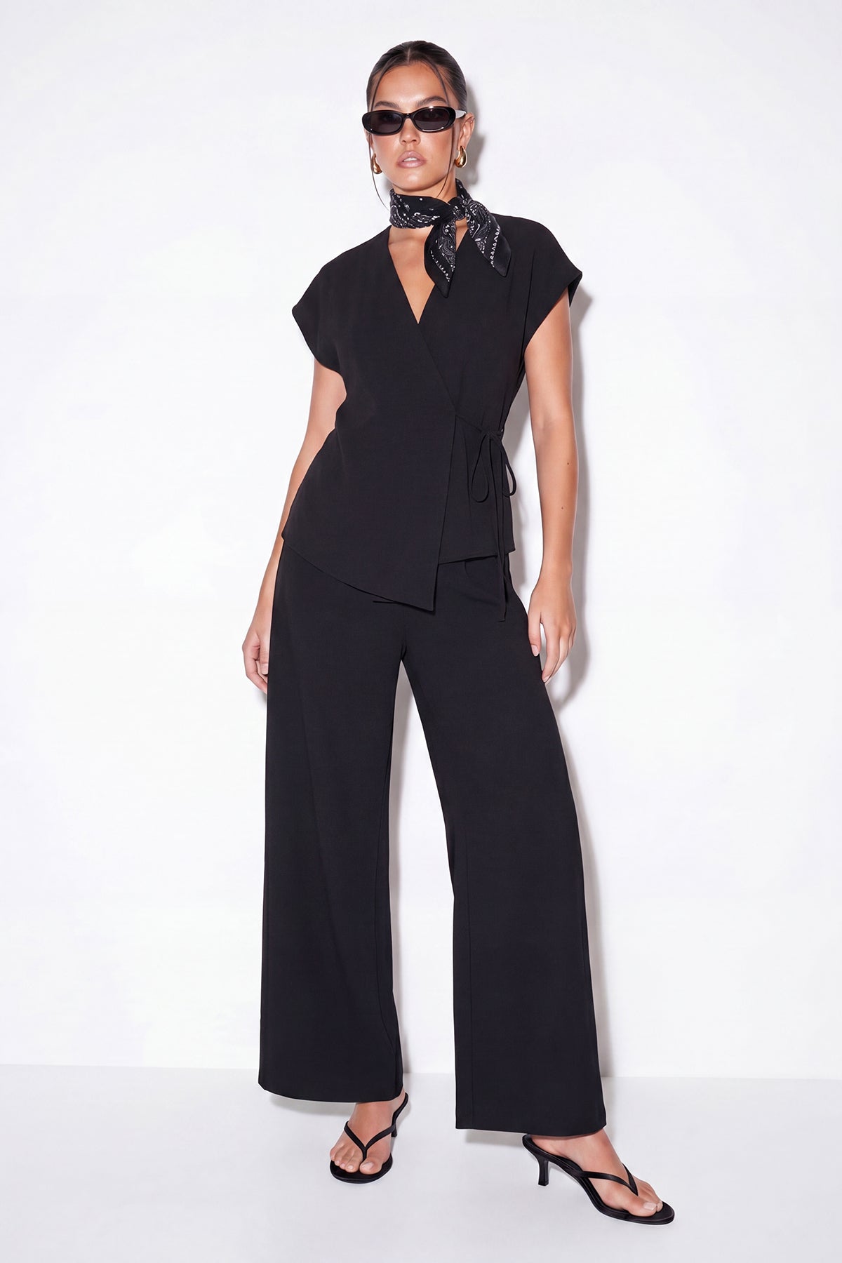 Pantalone TDRSS26AU00036 - crna