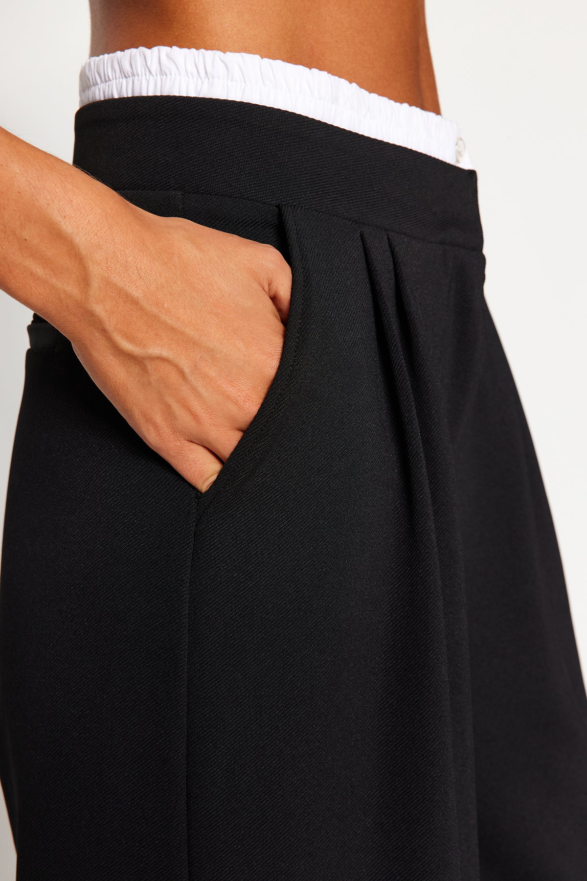 Pantalone TWOAW24PL00360 - crna [djesi-src-85fd4ef02eb55d60cca1d800c396d4afb8fa30f828c84c4e52dbe6dd32cc7268]