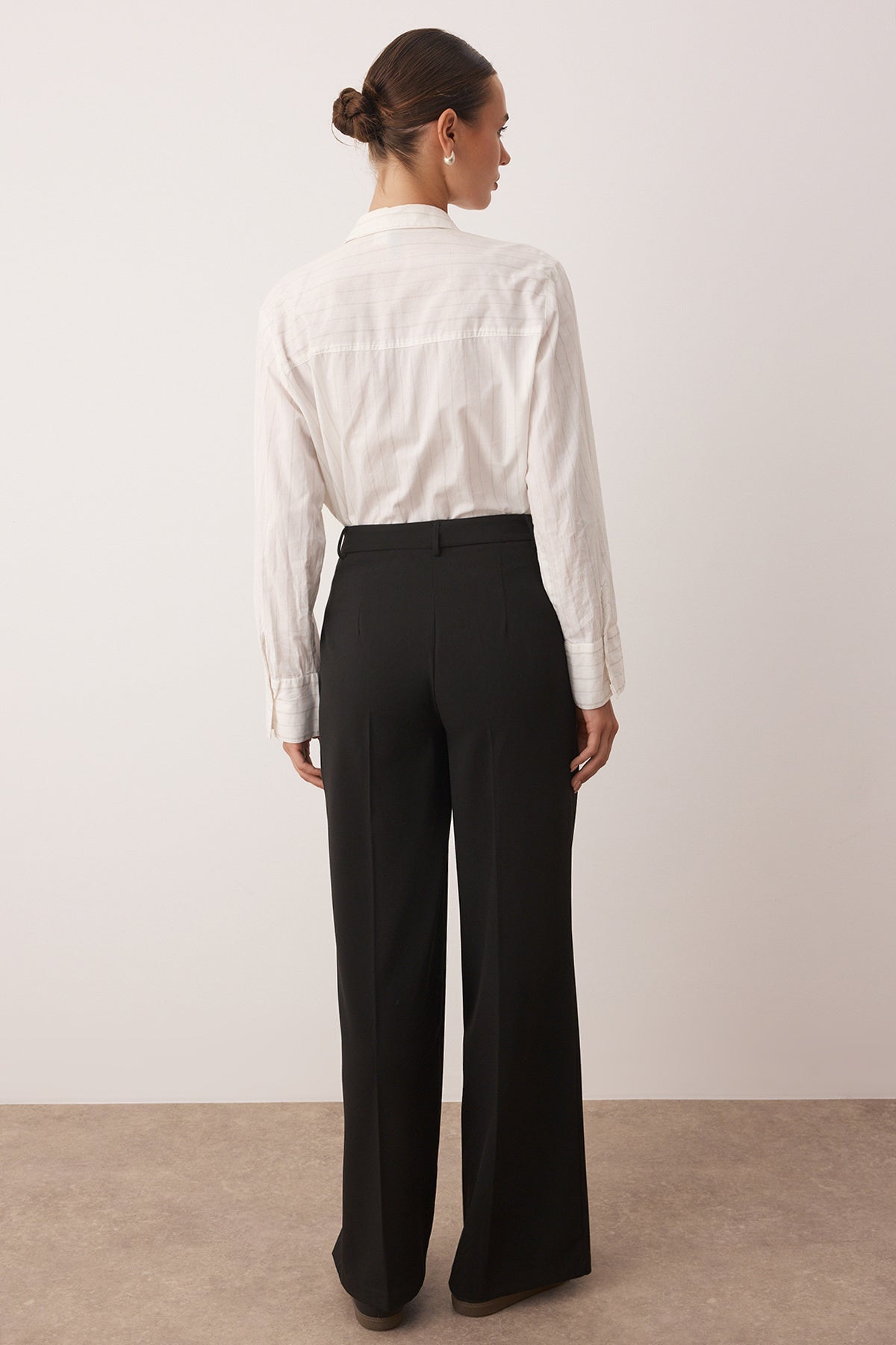 Pantalone TWOSS23PL00062 - crna [djesi-src-ccebd58e3cddb307dce57d16bac0683ecb5c79fa0577ab53b148bf2dd3555216]