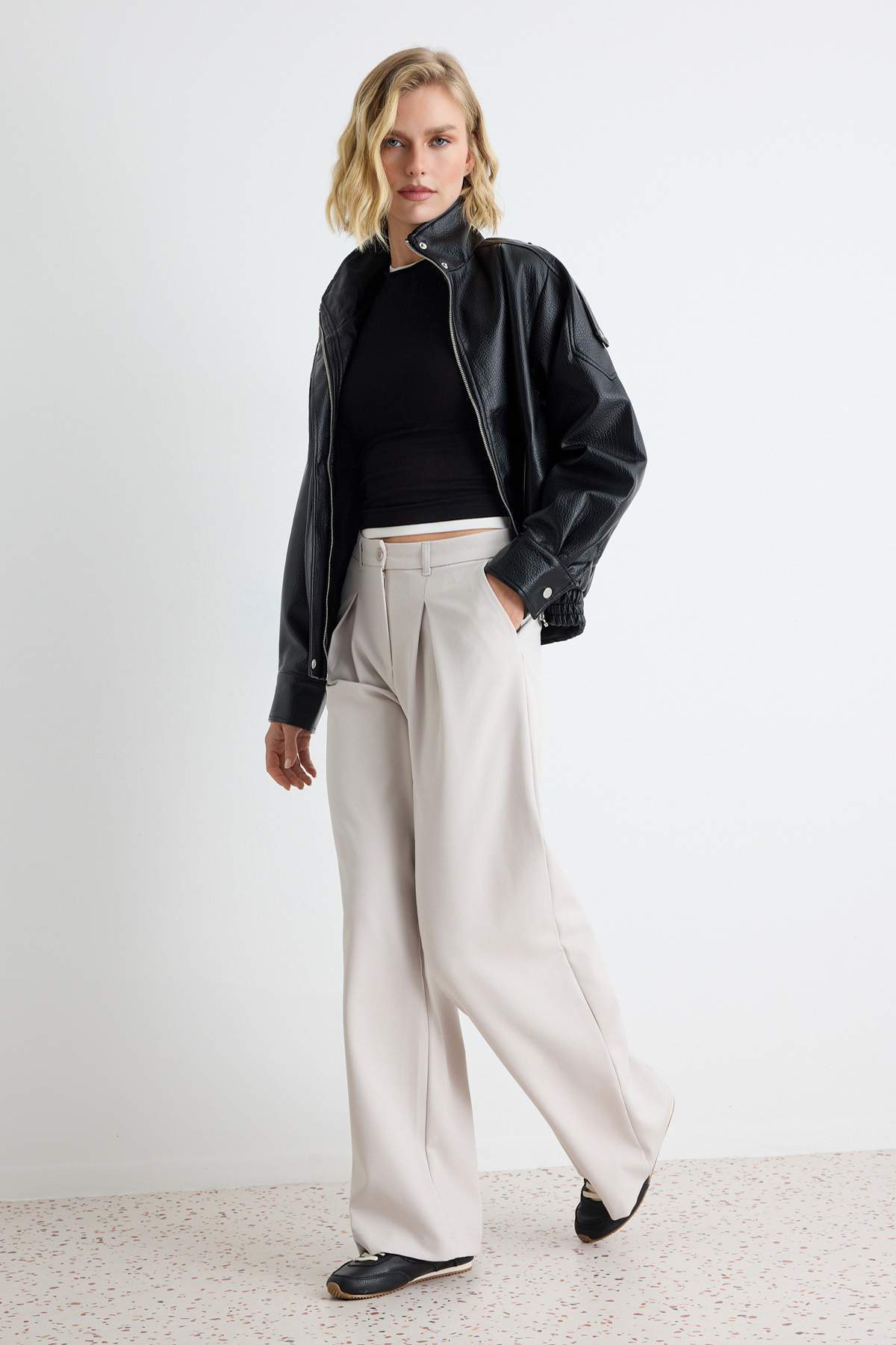 Pantalone TWOAW27PL00035 - bež [djesi-src-ab619c83a7578329083fb35e31f6f4ac5b72eb3298931158e34eddb1a33b5a99]
