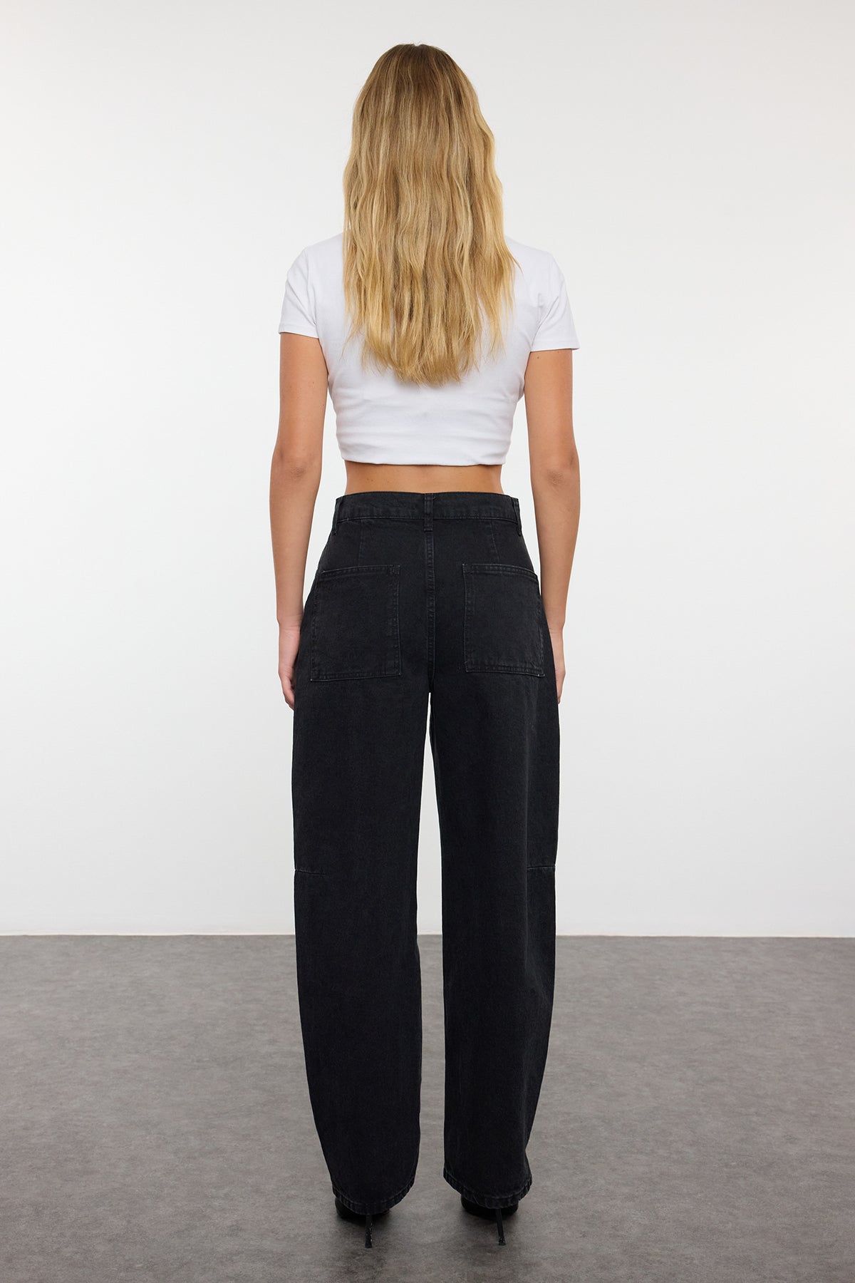 Farmerke TWOAW25JE00328 - crna
