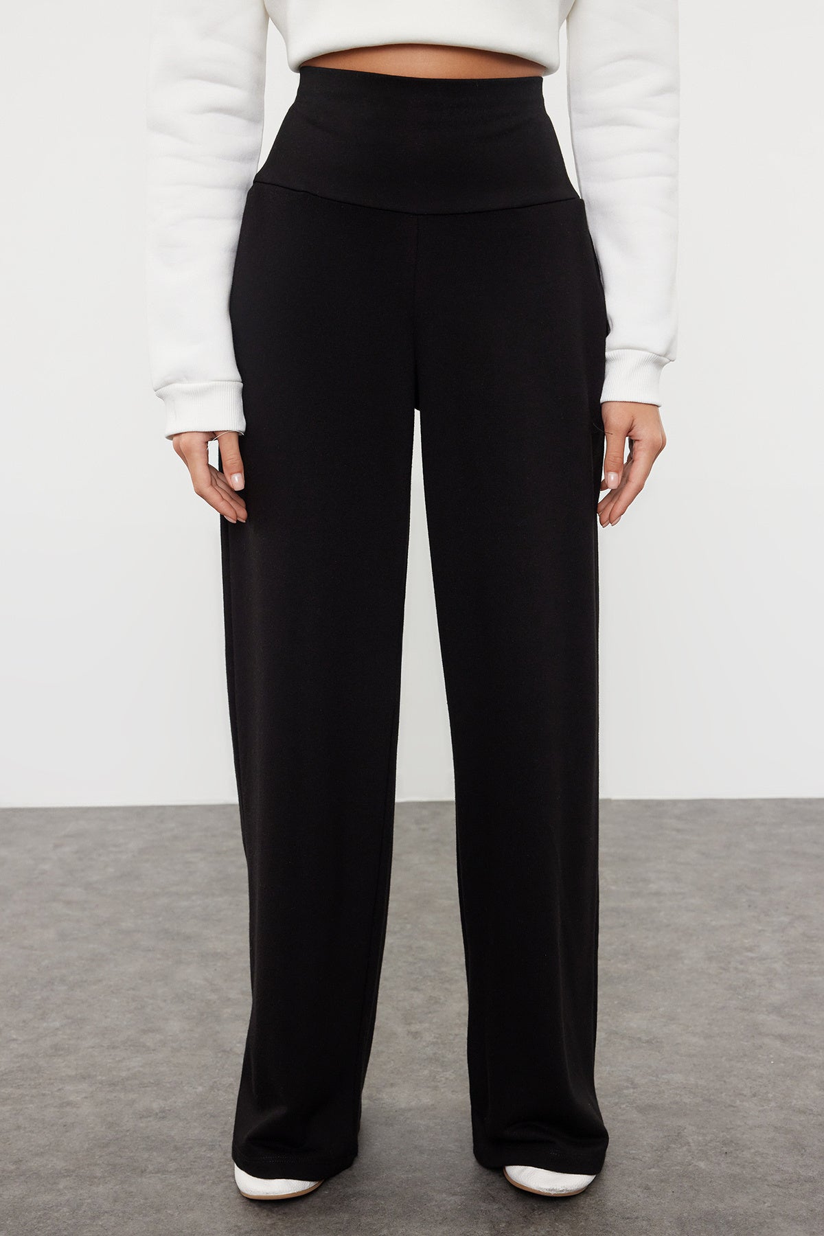 Pantalone TWOAW25PL00026 - crna [djesi-src-af2cd95c923f735fdb3e851ab8f81577d037bbcea3d6312184cca3f6ca9a3cb8]