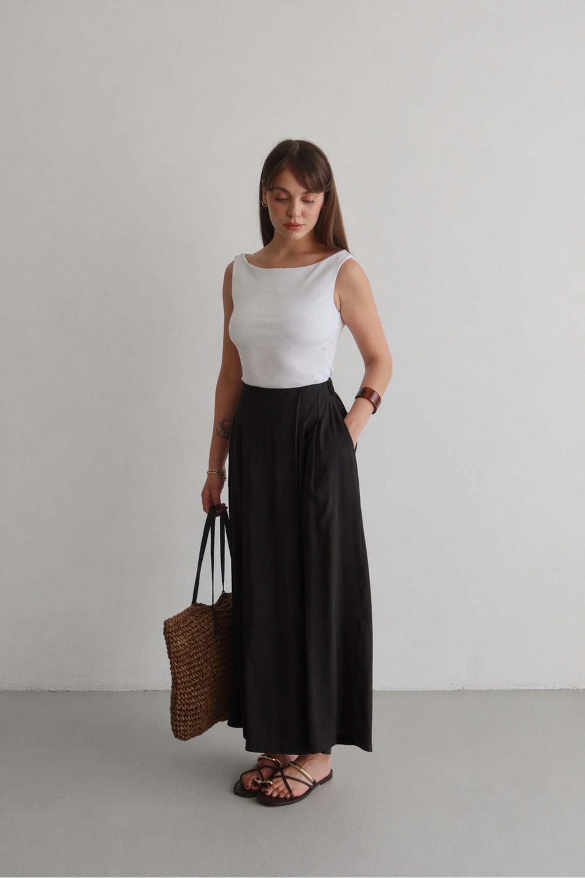 Pantalone TWOSS26PL00081 - crna [djesi-src-21b4b4916a7d790bdd28dd01a54e855fad630b1496fe6354953c385e0ae572c6]