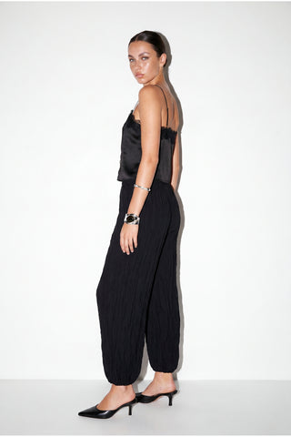 Pantalone TDRSS26PL00004 - crna [djesi-src-911a918ff5e3541963eab92e73448d263ba642883c064e6cc83a871510199a11]