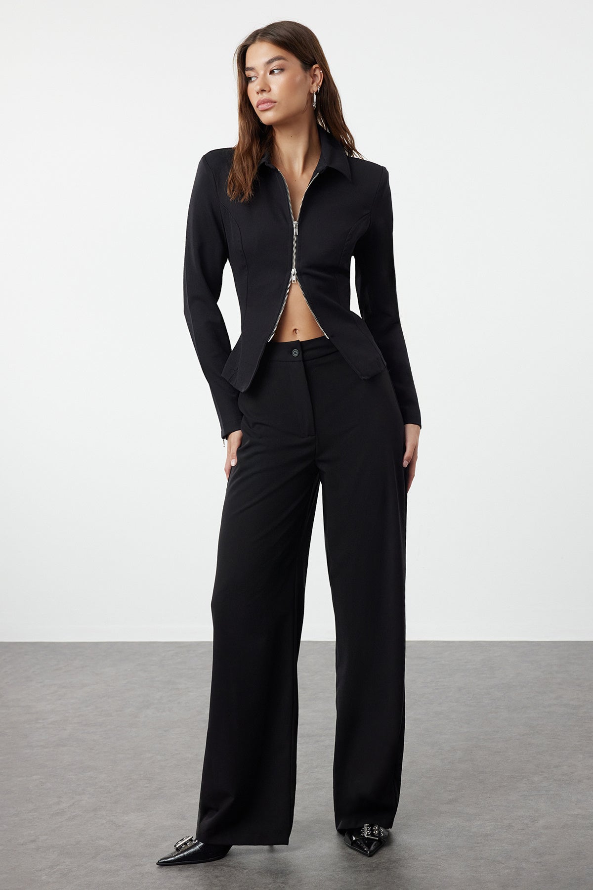 Pantalone TWOSS23PL00314 - crna [djesi-src-c50b80e06605ca08b02a8636912be3430b06cca0a52668a440a64dea3376af30]