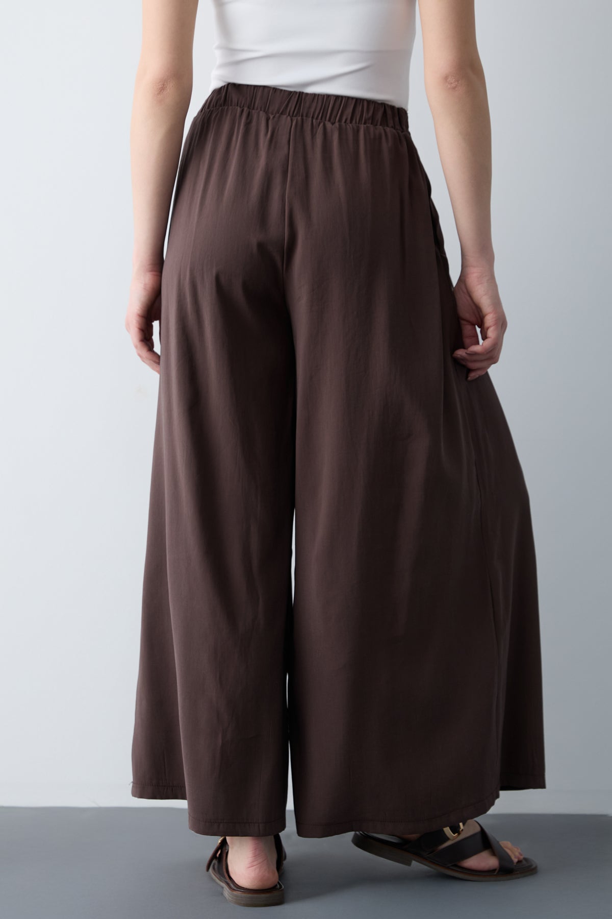 Pantalone TWOSS26PL00081 - braon [djesi-src-65809142c5740b8500db37c274cbd042be311d20473a92755a6494d499a05a0f]