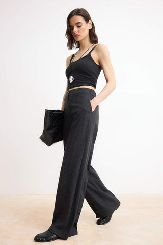 Pantalone TWOSS26PL00136 - crna [djesi-src-bcb0131d5cb12bfdc997fcbb324a088afb23bb7cb45fb8218f5616d629384093]