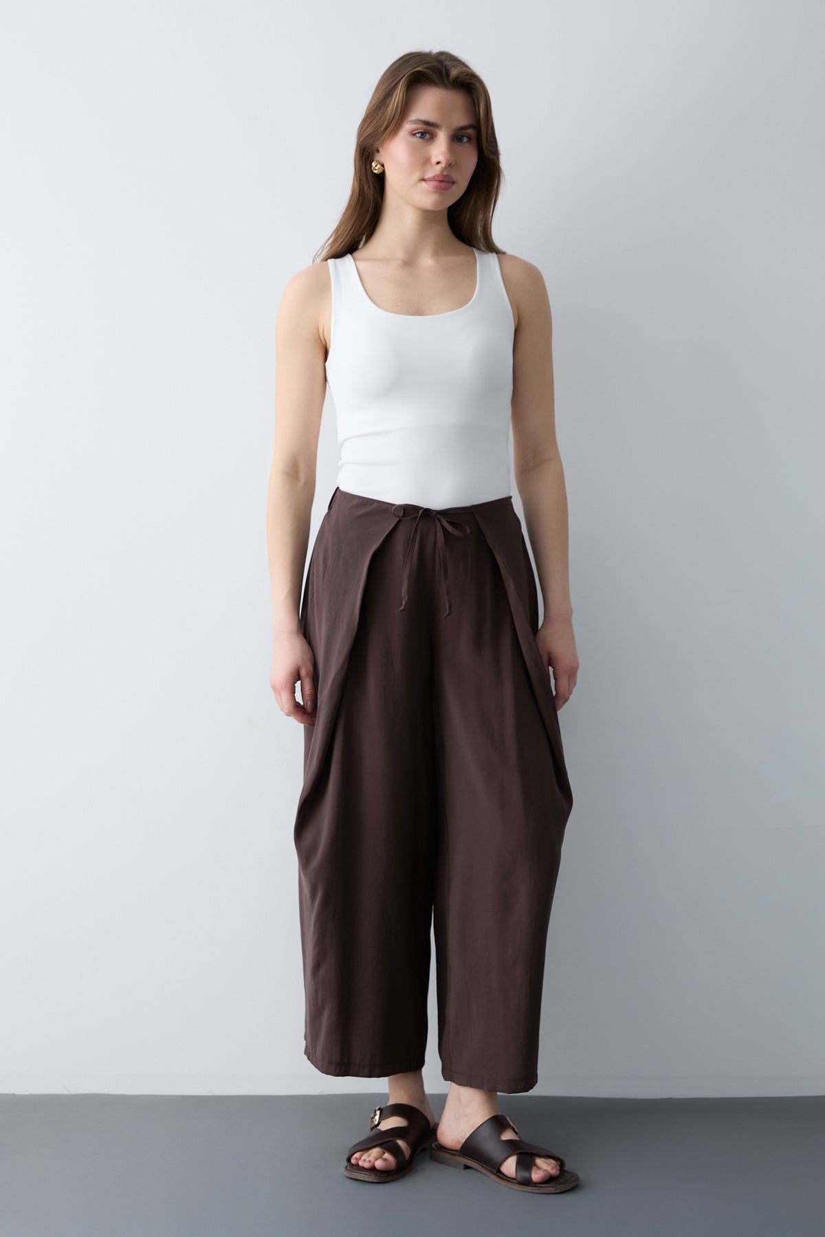 Pantalone TWOSS26PL00080 - braon [djesi-src-bfbfc7756ec86202255ae18bc63556164948ea2cab592287979c887d6256dd18]