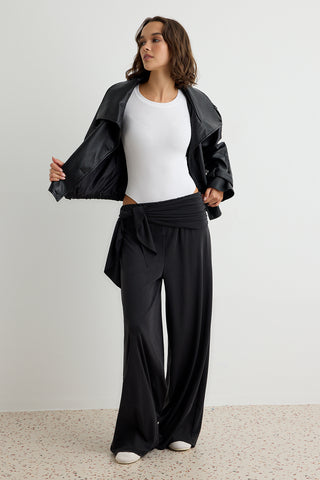 Pantalone TWOSS26PL00165 - crna [djesi-src-cff918cd243f472b6d1fa02a52dbfd8cfa98a37e24d130296f8fa67e8aa15b04]
