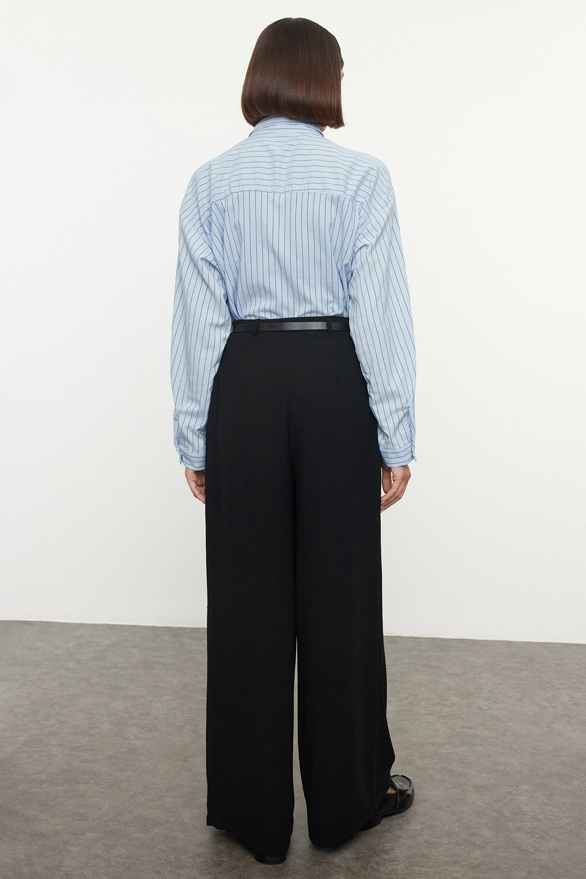 Pantalone TWOAW25PL00032 - crna [djesi-src-9eafeee0819a6537a99aa4b1376981fd7e26aadcac43978ab19d8fdd651132e9]