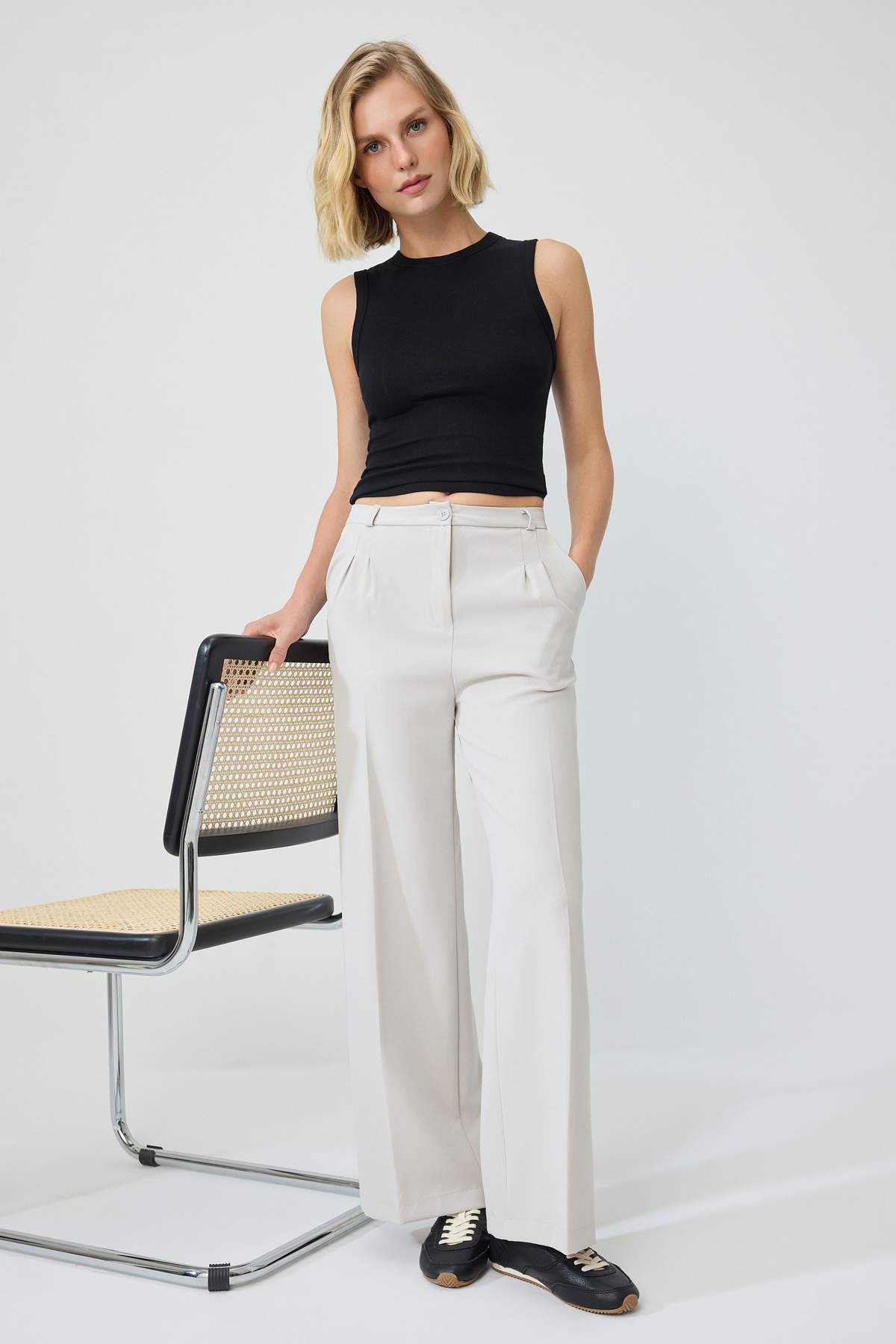 Pantalone TWOAW25PL00109 - bež [djesi-src-3ad6abfff0edacdd84691f7e5cbded87fcb383d665c8c21149bdcc5779164c13]