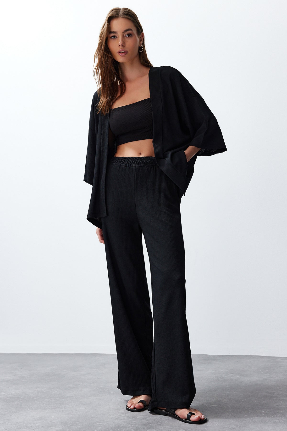 Pantalone TWOSS24AU00091 - crna