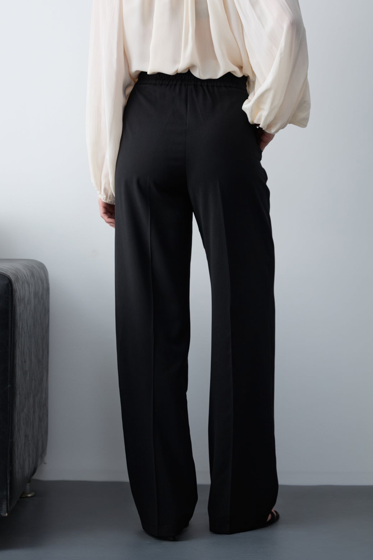 Pantalone TWOAW26PL00161 - crna [djesi-src-754794891088ee654decf0b84a0734c5127cd65b5daedc235a9013e8b6755425]