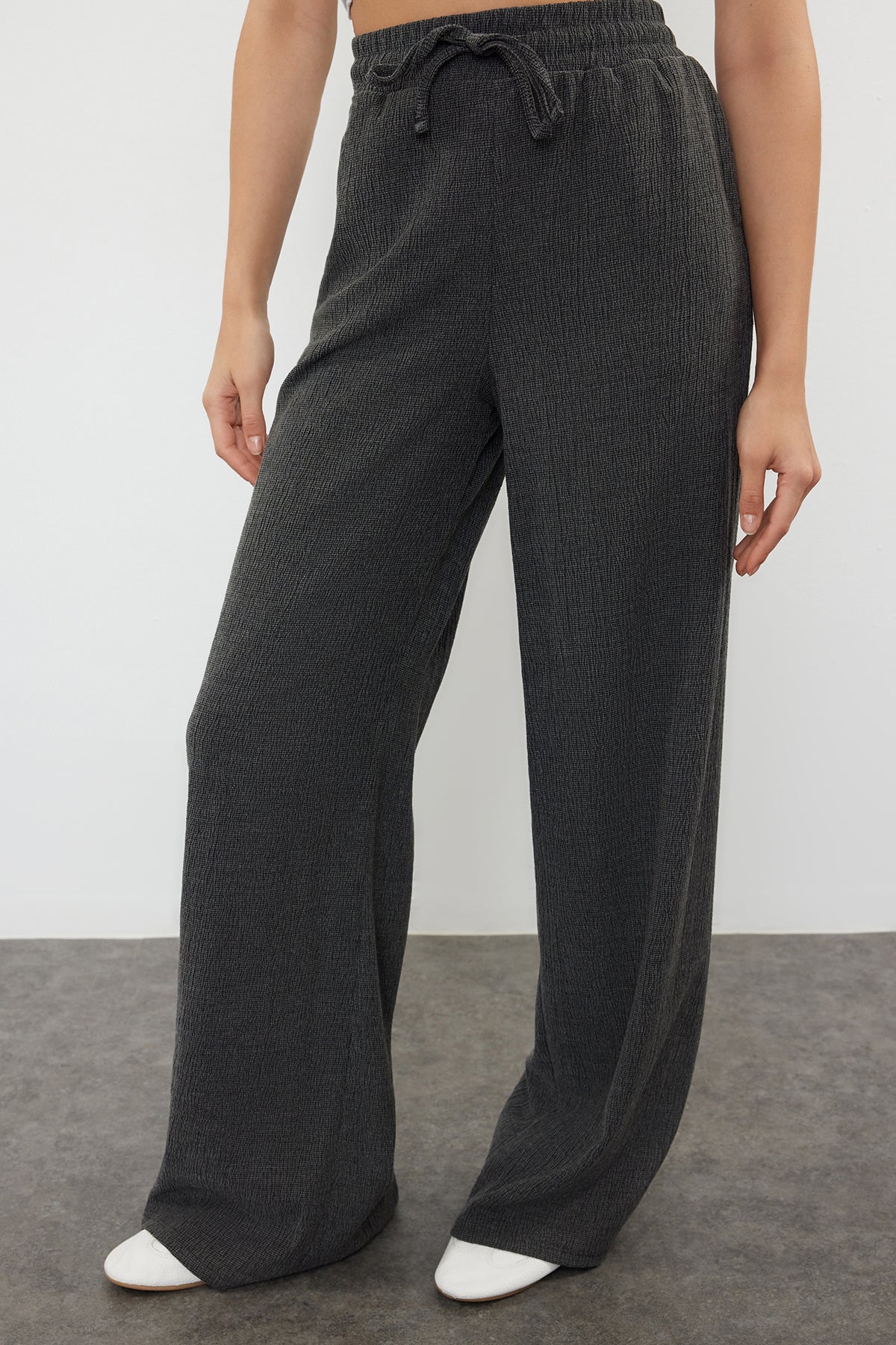 Pantalone TWOSS24PL00054 - siva [djesi-src-f39a9409054c027cf0e21276b5089b8bf442a438d1539c09ebe9afb35cd5f656]