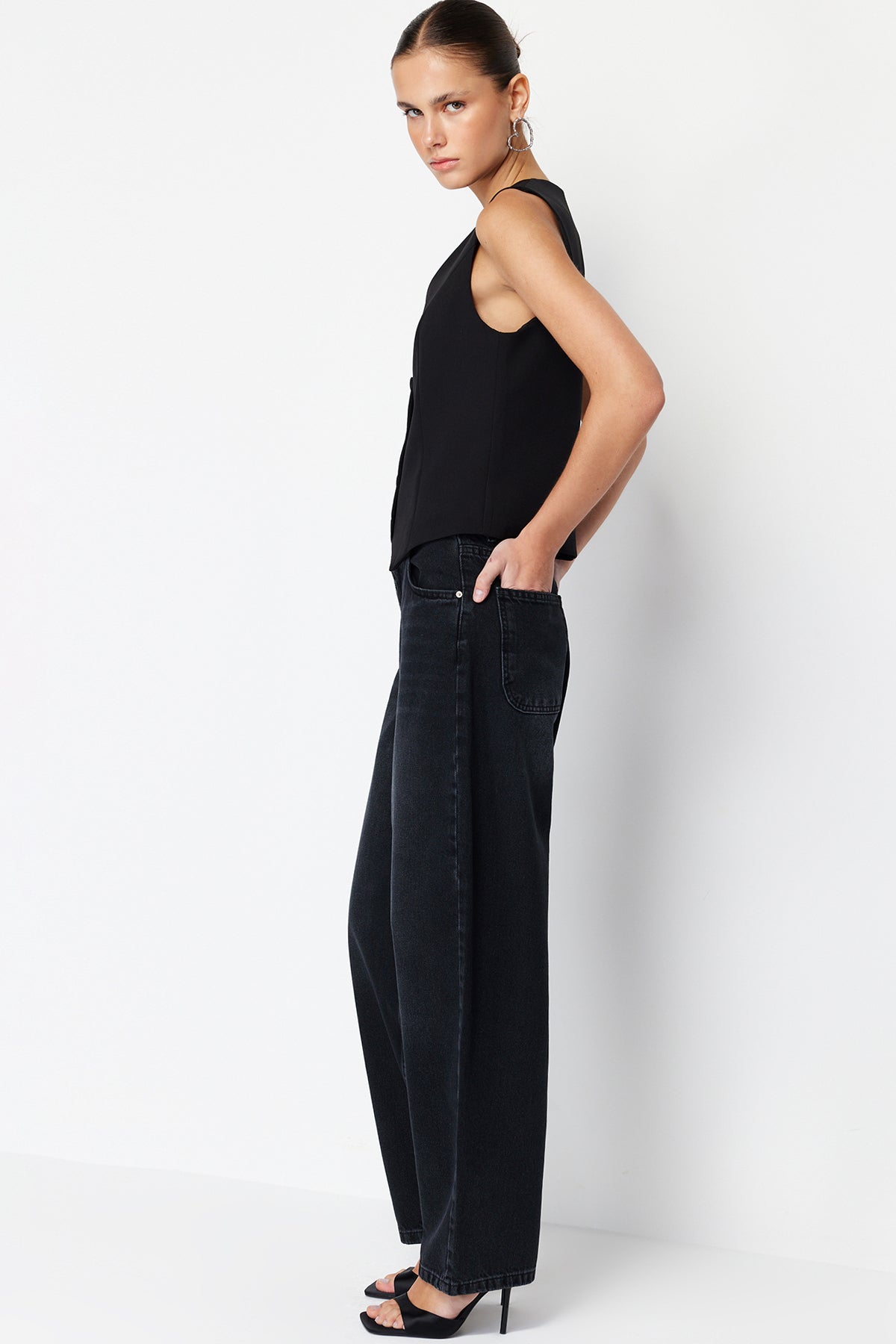 Farmerke TWOSS24JE00038 - crna