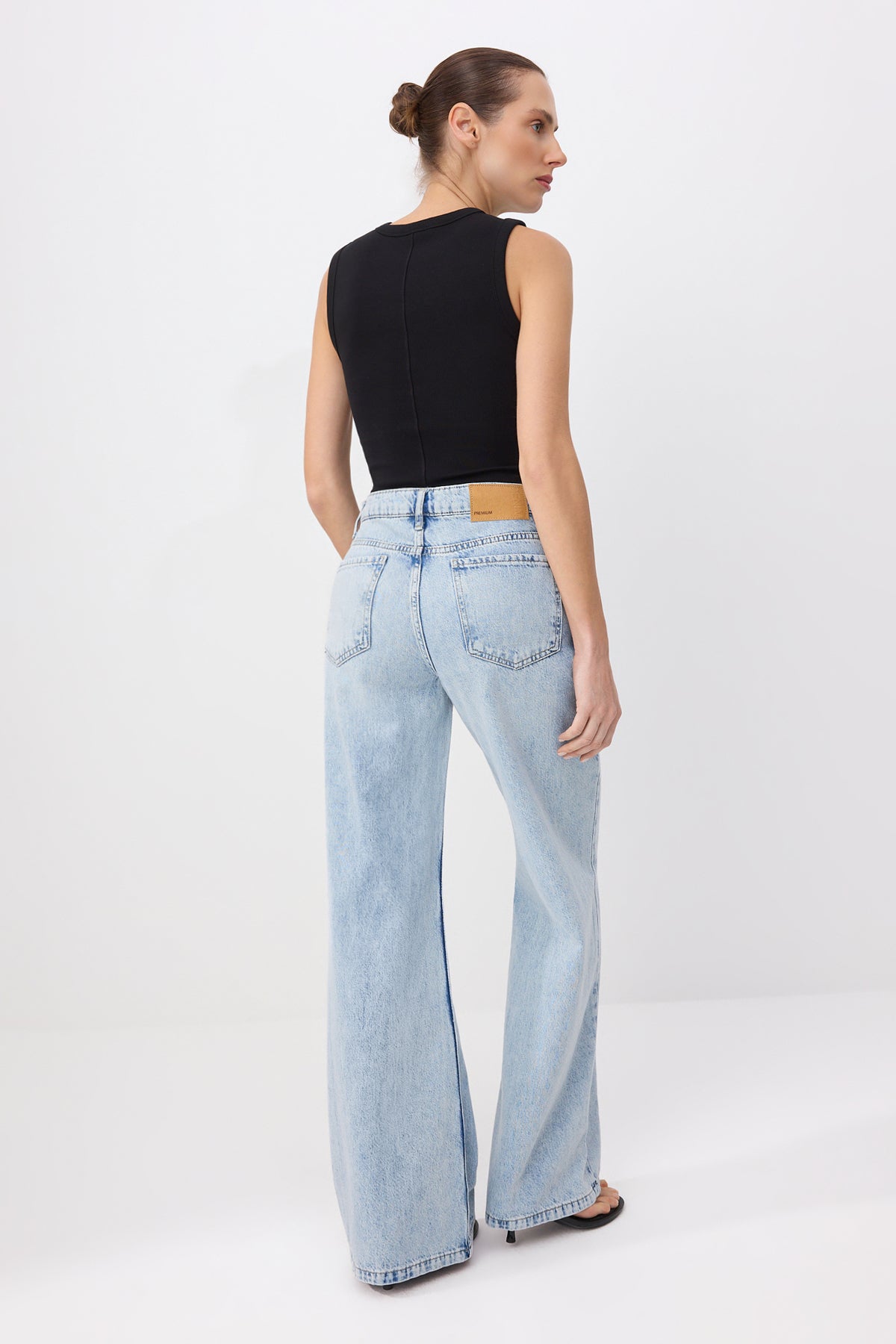 Farmerke TWOSS26JE00132 - plava